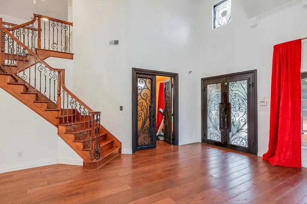 Single Family Residence For Sale in Tarrant County , 2603 Hopkins Drive, Grand Prairie, Texas 75052, 4 Bedroom, 3 Bathroom, 2 Garage spaces, 3,355 Sqft, built in 1998, mls#21380263, Real Estate Agent in Grand Prairie, Homes For Sale in Tarrant county, Homes For Sale in Grand Prairie, Realtor in Grand Prairie Texas, Real Estate Brokerage Independent Realty Texas, Luminita Cordes Realtor
