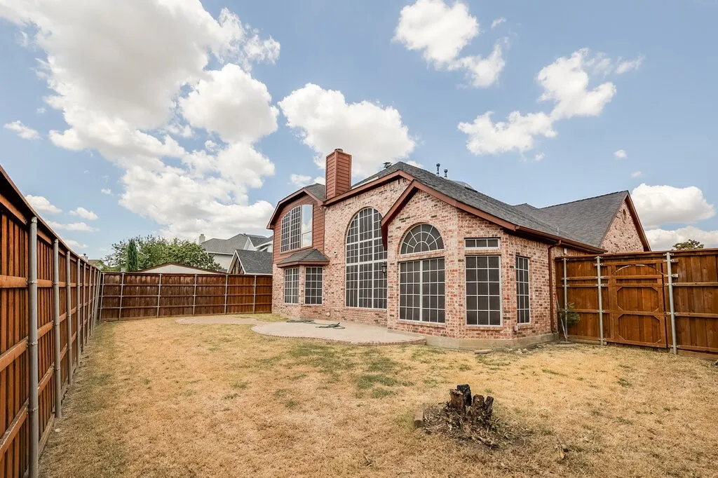 Single Family Residence For Sale in Tarrant County , 2603 Hopkins Drive, Grand Prairie, Texas 75052, 4 Bedroom, 3 Bathroom, 2 Garage spaces, 3,355 Sqft, built in 1998, mls#21380263, Real Estate Agent in Grand Prairie, Homes For Sale in Tarrant county, Homes For Sale in Grand Prairie, Realtor in Grand Prairie Texas, Real Estate Brokerage Independent Realty Texas, Luminita Cordes Realtor