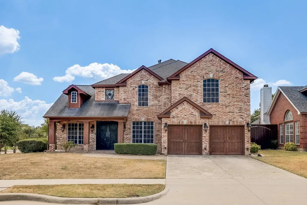 Single Family Residence For Sale in Tarrant County , 2603 Hopkins Drive, Grand Prairie, Texas 75052, 4 Bedroom, 3 Bathroom, 2 Garage spaces, 3,355 Sqft, built in 1998, mls#21380263, Real Estate Agent in Grand Prairie, Homes For Sale in Tarrant county, Homes For Sale in Grand Prairie, Realtor in Grand Prairie Texas, Real Estate Brokerage Independent Realty Texas, Luminita Cordes Realtor