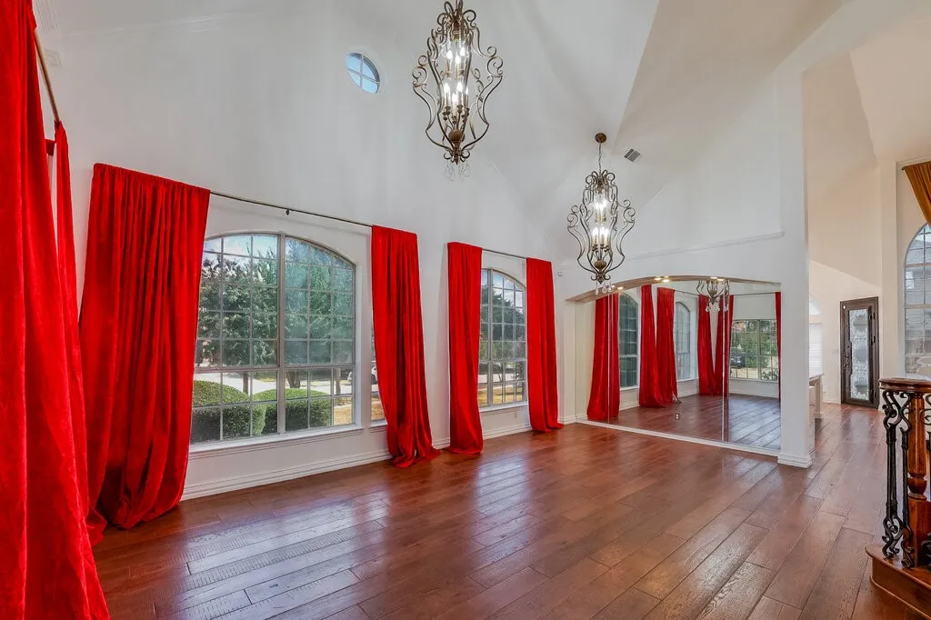 Single Family Residence For Sale in Tarrant County , 2603 Hopkins Drive, Grand Prairie, Texas 75052, 4 Bedroom, 3 Bathroom, 2 Garage spaces, 3,355 Sqft, built in 1998, mls#21380263, Real Estate Agent in Grand Prairie, Homes For Sale in Tarrant county, Homes For Sale in Grand Prairie, Realtor in Grand Prairie Texas, Real Estate Brokerage Independent Realty Texas, Luminita Cordes Realtor