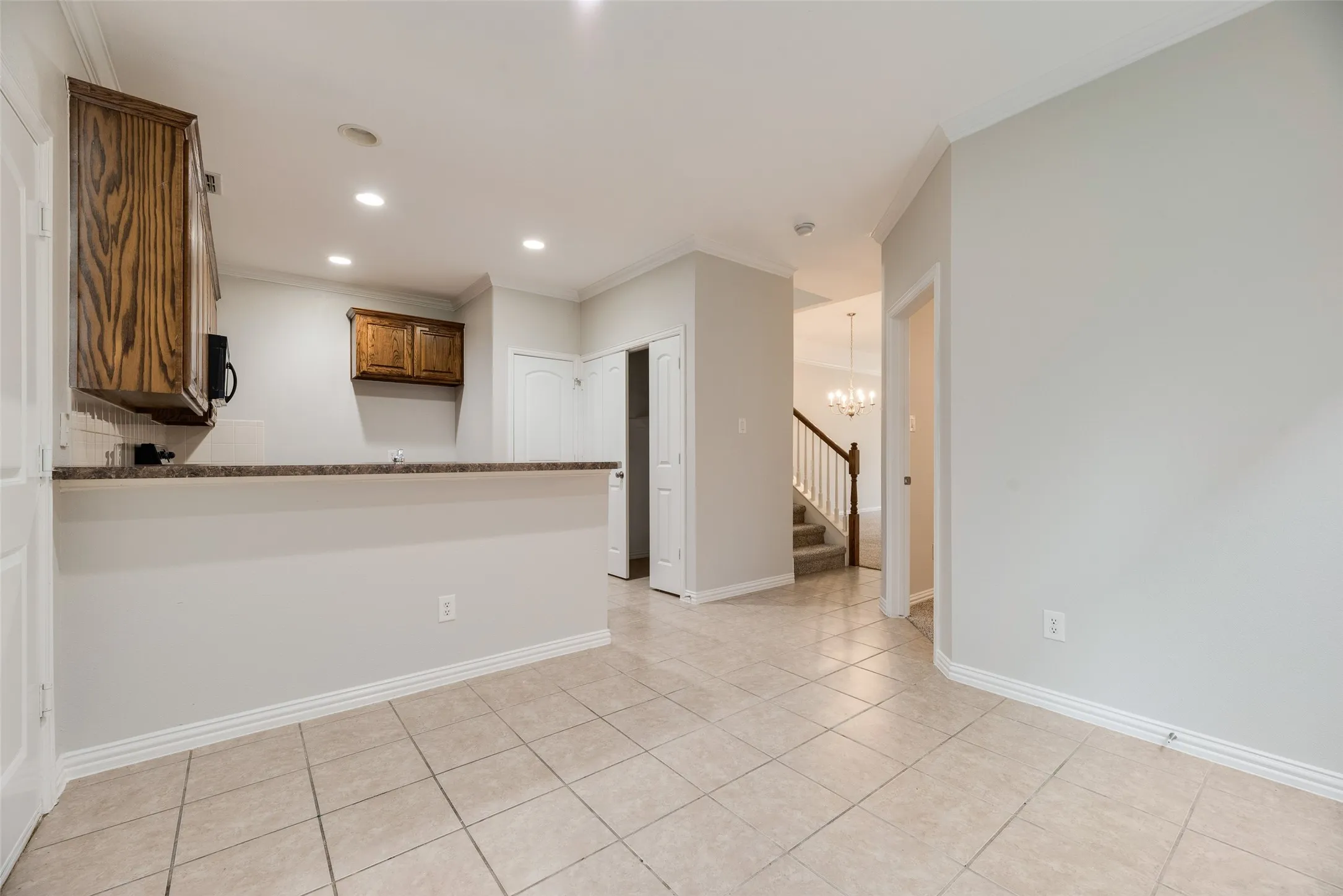 Single Family Residence For Rent in Dallas County , 1020 Alyssa Lane, Carrollton, Texas 75006, 3 Bedroom, 3 Bathroom, 2 Garage spaces, 1,818 Sqft, built in 2005, mls#21380280, Real Estate Agent in Carrollton, Homes For Rent in Dallas county, Homes For Rent in Carrollton, Realtor in Carrollton Texas, Real Estate Brokerage Independent Realty Texas, Luminita Cordes Realtor