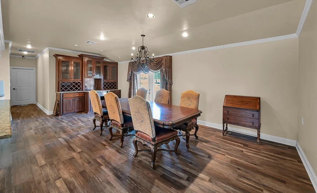 Farm For Sale in Mc Lennan County , 1455 Jackson Lane, China Spring, Texas 76633, 4 Bedroom, 3 Bathroom, Garage spaces, 3,720 Sqft, built in 1969, mls#21378638, Real Estate Agent in China Spring, Homes For Sale in Mc Lennan county, Homes For Sale in China Spring, Realtor in China Spring Texas, Real Estate Brokerage Independent Realty Texas, Luminita Cordes Realtor