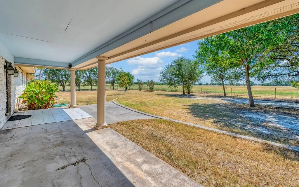Farm For Sale in Mc Lennan County , 1455 Jackson Lane, China Spring, Texas 76633, 4 Bedroom, 3 Bathroom, Garage spaces, 3,720 Sqft, built in 1969, mls#21378638, Real Estate Agent in China Spring, Homes For Sale in Mc Lennan county, Homes For Sale in China Spring, Realtor in China Spring Texas, Real Estate Brokerage Independent Realty Texas, Luminita Cordes Realtor