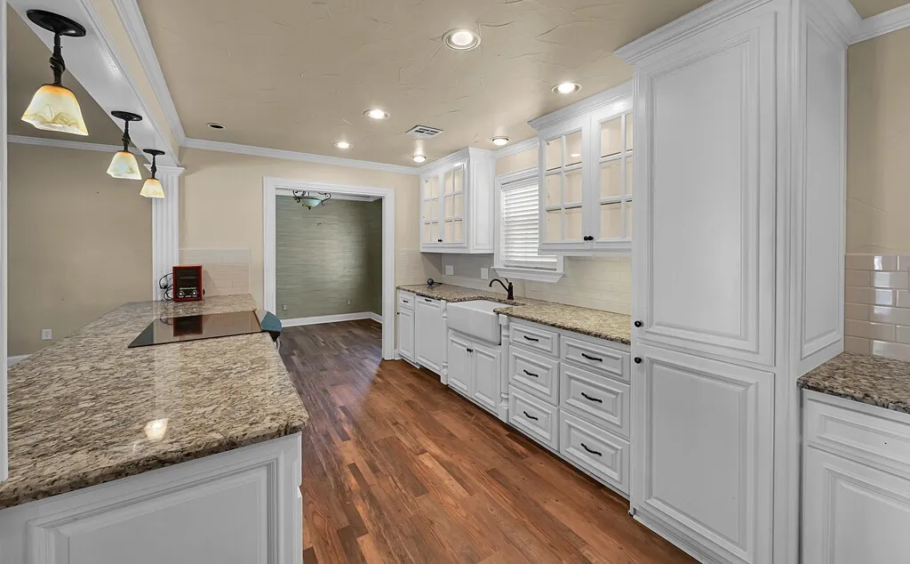 Farm For Sale in Mc Lennan County , 1455 Jackson Lane, China Spring, Texas 76633, 4 Bedroom, 3 Bathroom, Garage spaces, 3,720 Sqft, built in 1969, mls#21378638, Real Estate Agent in China Spring, Homes For Sale in Mc Lennan county, Homes For Sale in China Spring, Realtor in China Spring Texas, Real Estate Brokerage Independent Realty Texas, Luminita Cordes Realtor