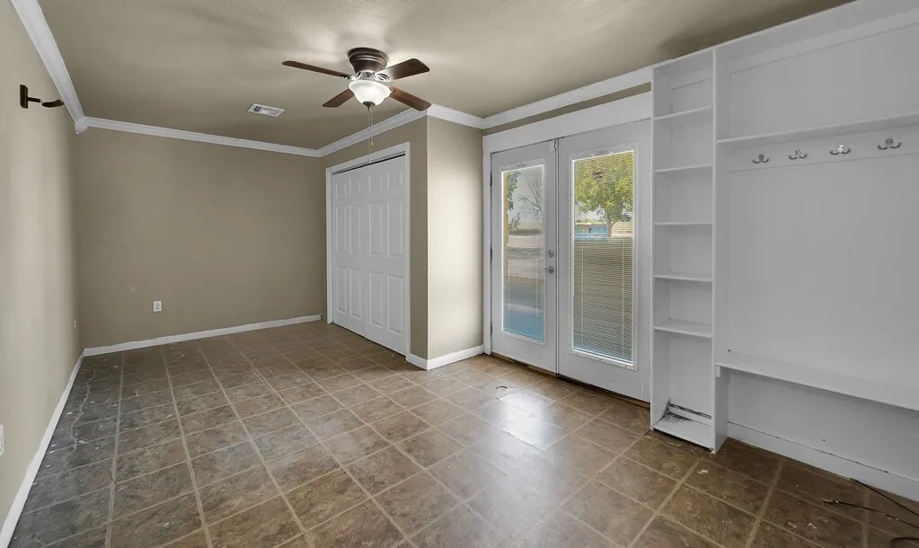 Farm For Sale in Mc Lennan County , 1455 Jackson Lane, China Spring, Texas 76633, 4 Bedroom, 3 Bathroom, Garage spaces, 3,720 Sqft, built in 1969, mls#21378638, Real Estate Agent in China Spring, Homes For Sale in Mc Lennan county, Homes For Sale in China Spring, Realtor in China Spring Texas, Real Estate Brokerage Independent Realty Texas, Luminita Cordes Realtor