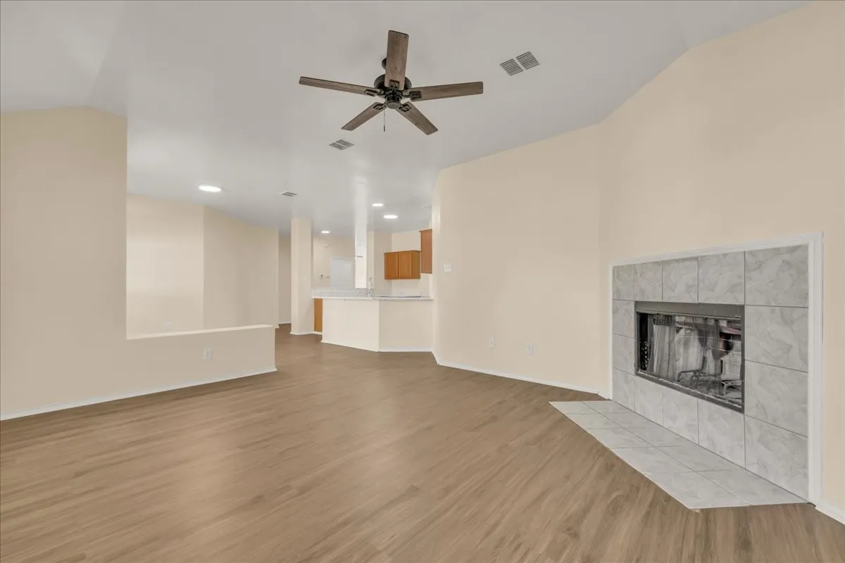 Single Family Residence For Sale in Tarrant County , 324 Marsha Street, Saginaw, Texas 76179, 4 Bedroom, 2 Bathroom, 2 Garage spaces, 1,931 Sqft, built in 2002, mls#21380215, Real Estate Agent in Saginaw, Homes For Sale in Tarrant county, Homes For Sale in Saginaw, Realtor in Saginaw Texas, Real Estate Brokerage Independent Realty Texas, Luminita Cordes Realtor