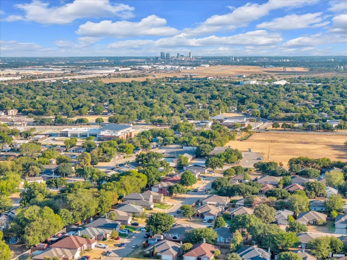 Single Family Residence For Sale in Tarrant County , 324 Marsha Street, Saginaw, Texas 76179, 4 Bedroom, 2 Bathroom, 2 Garage spaces, 1,931 Sqft, built in 2002, mls#21380215, Real Estate Agent in Saginaw, Homes For Sale in Tarrant county, Homes For Sale in Saginaw, Realtor in Saginaw Texas, Real Estate Brokerage Independent Realty Texas, Luminita Cordes Realtor
