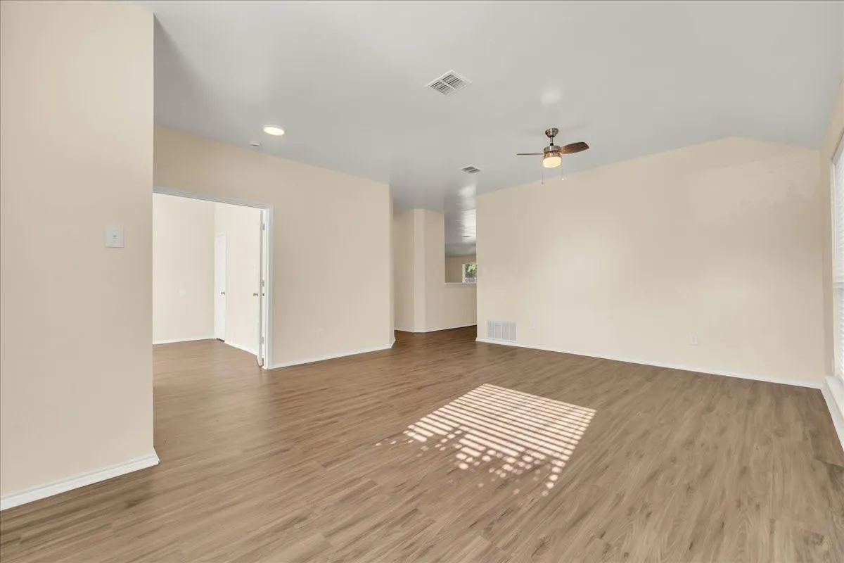 Single Family Residence For Sale in Tarrant County , 324 Marsha Street, Saginaw, Texas 76179, 4 Bedroom, 2 Bathroom, 2 Garage spaces, 1,931 Sqft, built in 2002, mls#21380215, Real Estate Agent in Saginaw, Homes For Sale in Tarrant county, Homes For Sale in Saginaw, Realtor in Saginaw Texas, Real Estate Brokerage Independent Realty Texas, Luminita Cordes Realtor