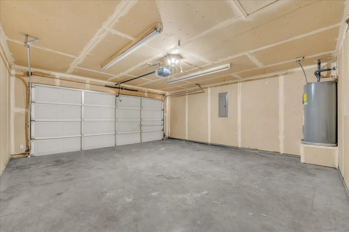 Single Family Residence For Sale in Tarrant County , 324 Marsha Street, Saginaw, Texas 76179, 4 Bedroom, 2 Bathroom, 2 Garage spaces, 1,931 Sqft, built in 2002, mls#21380215, Real Estate Agent in Saginaw, Homes For Sale in Tarrant county, Homes For Sale in Saginaw, Realtor in Saginaw Texas, Real Estate Brokerage Independent Realty Texas, Luminita Cordes Realtor