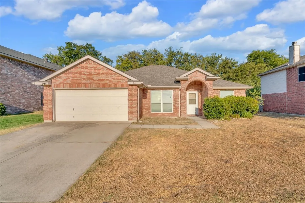 Single Family Residence For Sale in Tarrant County , 324 Marsha Street, Saginaw, Texas 76179, 4 Bedroom, 2 Bathroom, 2 Garage spaces, 1,931 Sqft, built in 2002, mls#21380215, Real Estate Agent in Saginaw, Homes For Sale in Tarrant county, Homes For Sale in Saginaw, Realtor in Saginaw Texas, Real Estate Brokerage Independent Realty Texas, Luminita Cordes Realtor