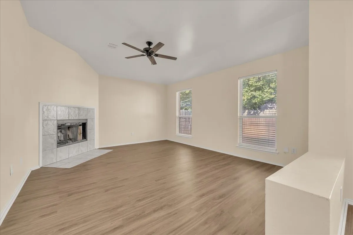 Single Family Residence For Sale in Tarrant County , 324 Marsha Street, Saginaw, Texas 76179, 4 Bedroom, 2 Bathroom, 2 Garage spaces, 1,931 Sqft, built in 2002, mls#21380215, Real Estate Agent in Saginaw, Homes For Sale in Tarrant county, Homes For Sale in Saginaw, Realtor in Saginaw Texas, Real Estate Brokerage Independent Realty Texas, Luminita Cordes Realtor