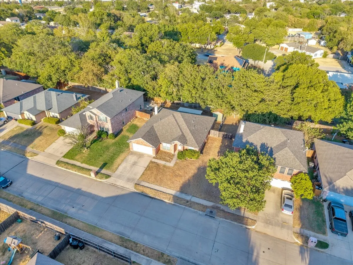 Single Family Residence For Sale in Tarrant County , 324 Marsha Street, Saginaw, Texas 76179, 4 Bedroom, 2 Bathroom, 2 Garage spaces, 1,931 Sqft, built in 2002, mls#21380215, Real Estate Agent in Saginaw, Homes For Sale in Tarrant county, Homes For Sale in Saginaw, Realtor in Saginaw Texas, Real Estate Brokerage Independent Realty Texas, Luminita Cordes Realtor
