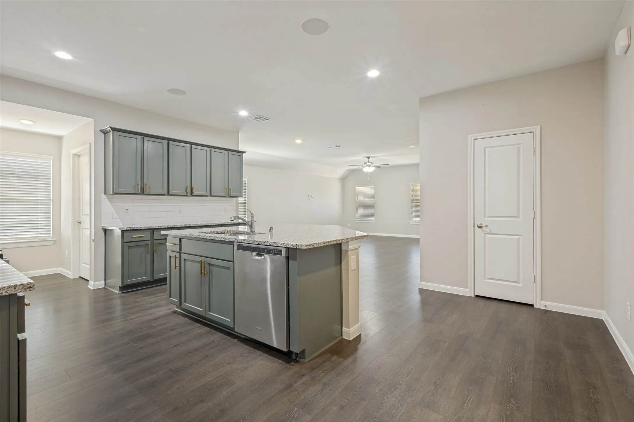 Single Family Residence For Rent in Collin County , 707 Range Drive, Princeton, Texas 75407, 4 Bedroom, 2 Bathroom, 2 Garage spaces, 2,014 Sqft, built in 2021, mls#21373652, Real Estate Agent in Princeton, Homes For Rent in Collin county, Homes For Rent in Princeton, Realtor in Princeton Texas, Real Estate Brokerage Independent Realty Texas, Luminita Cordes Realtor