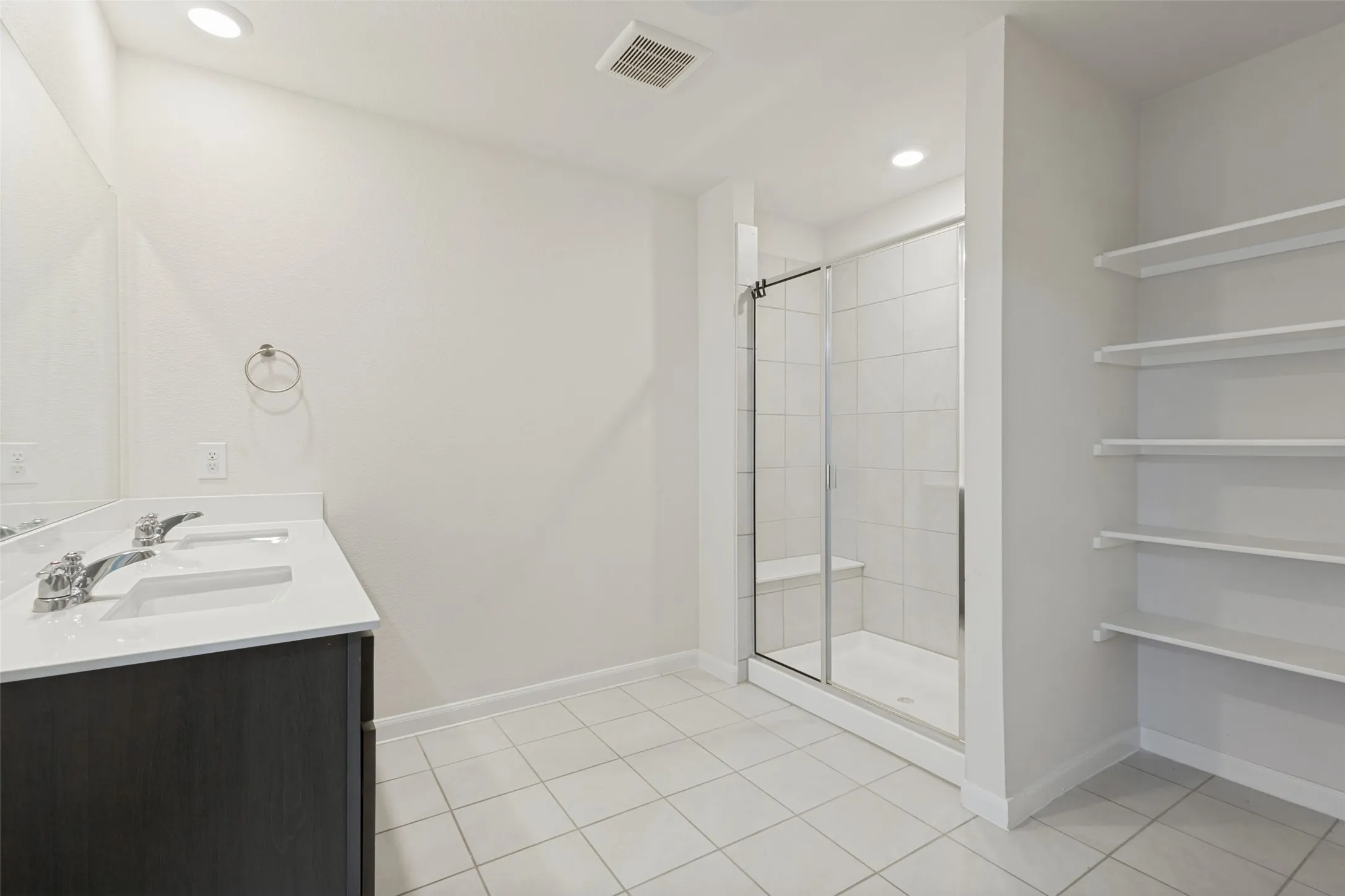 Single Family Residence For Rent in Collin County , 707 Range Drive, Princeton, Texas 75407, 4 Bedroom, 2 Bathroom, 2 Garage spaces, 2,014 Sqft, built in 2021, mls#21373652, Real Estate Agent in Princeton, Homes For Rent in Collin county, Homes For Rent in Princeton, Realtor in Princeton Texas, Real Estate Brokerage Independent Realty Texas, Luminita Cordes Realtor