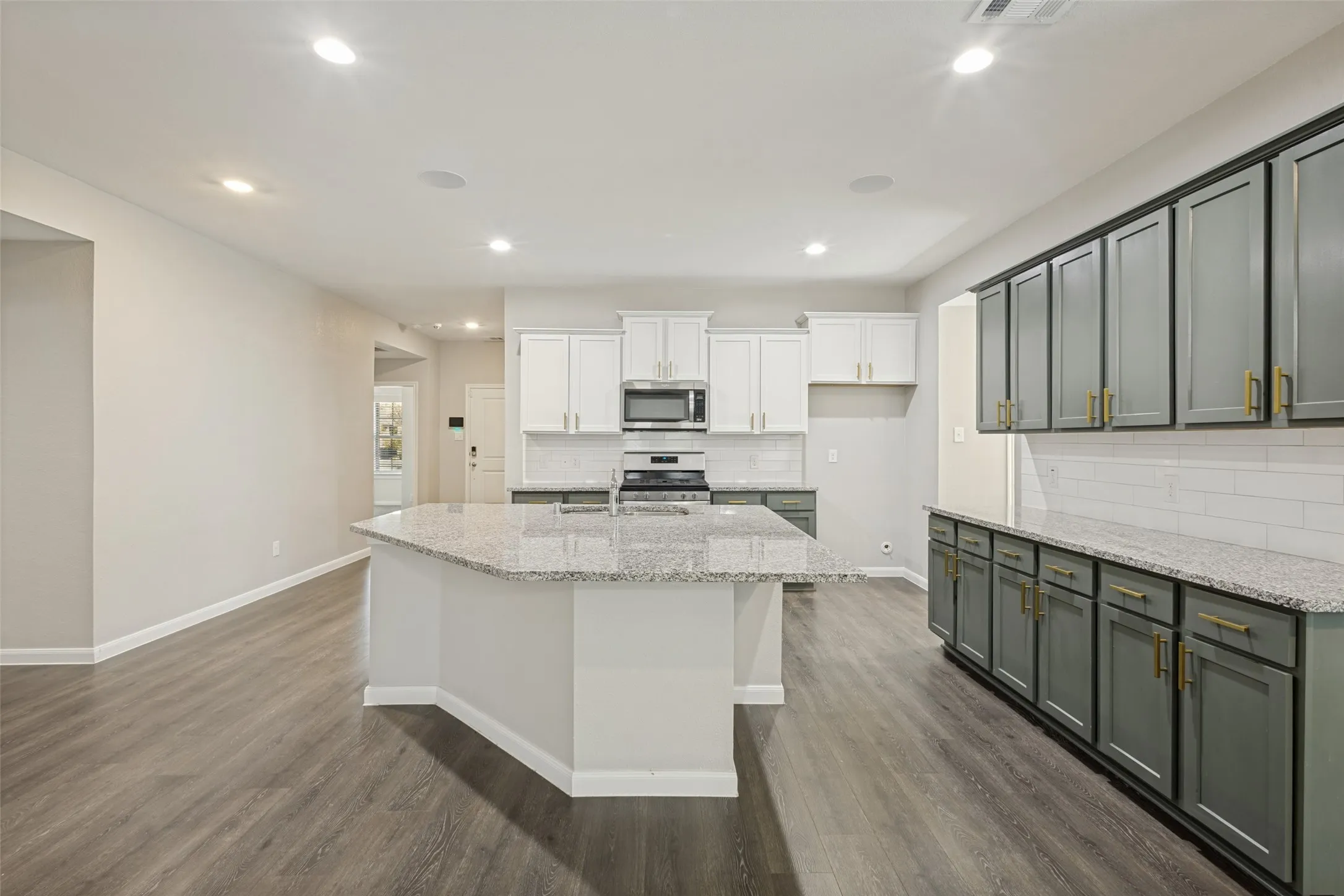 Single Family Residence For Rent in Collin County , 707 Range Drive, Princeton, Texas 75407, 4 Bedroom, 2 Bathroom, 2 Garage spaces, 2,014 Sqft, built in 2021, mls#21373652, Real Estate Agent in Princeton, Homes For Rent in Collin county, Homes For Rent in Princeton, Realtor in Princeton Texas, Real Estate Brokerage Independent Realty Texas, Luminita Cordes Realtor