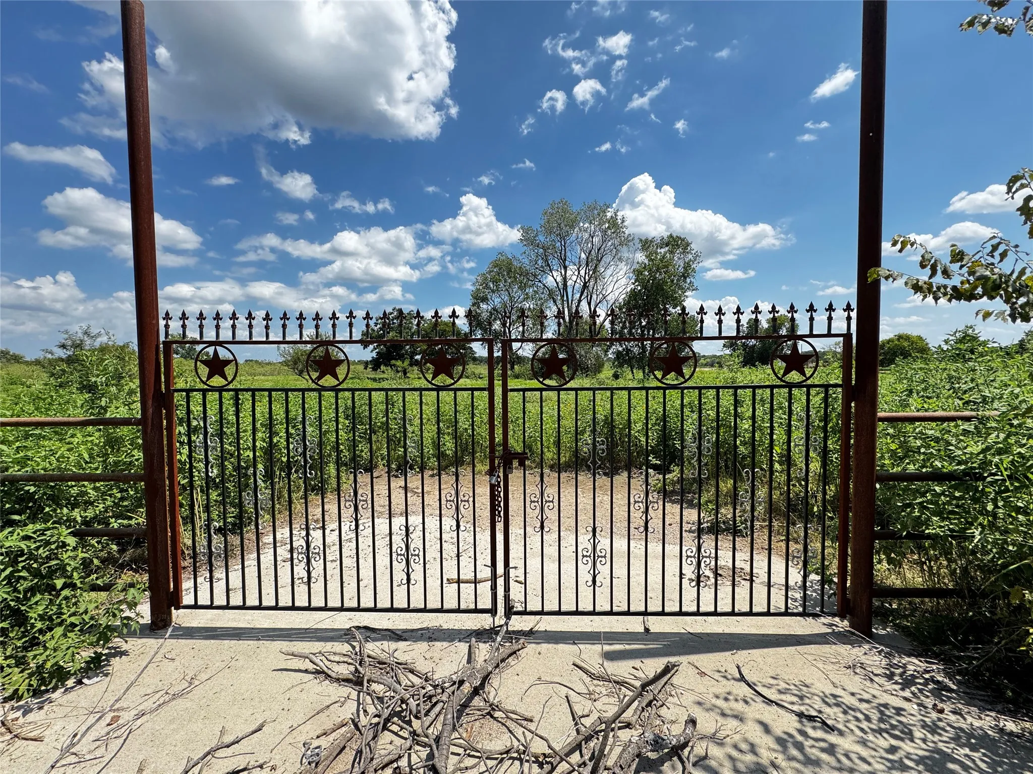 Unimproved Land For Sale in Dallas County , 1211 W Simonds Road, Seagoville, Texas 75159, 0, 0, Garage spaces, 0 Sqft, built in 0, mls#21380279, Real Estate Agent in Seagoville, Homes For Sale in Dallas county, Homes For Sale in Seagoville, Realtor in Seagoville Texas, Real Estate Brokerage Independent Realty Texas, Luminita Cordes Realtor