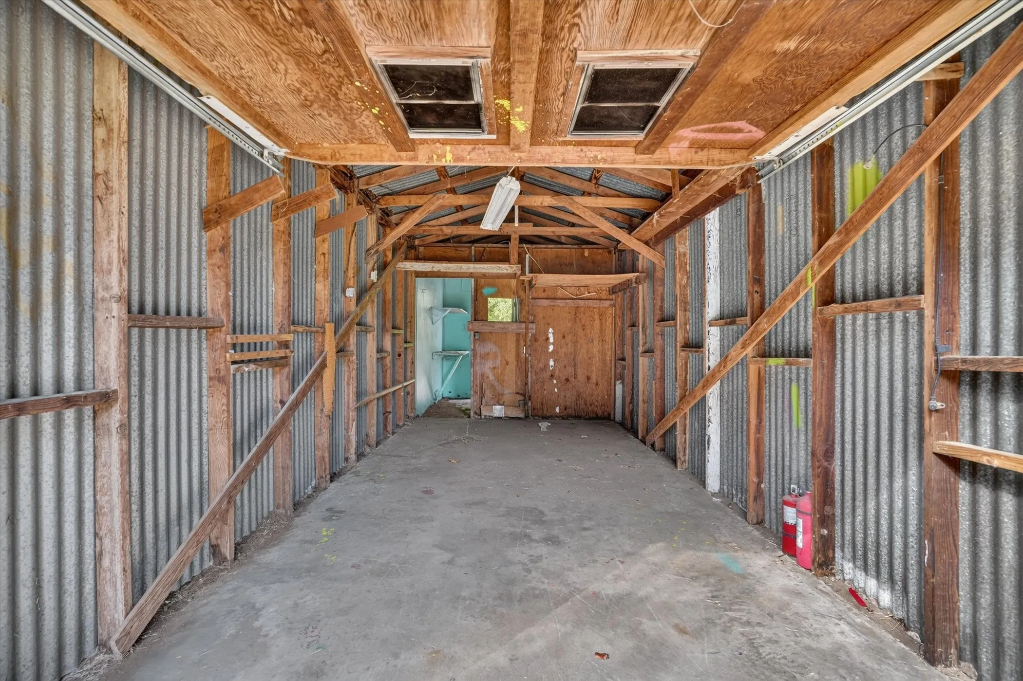 Mobile Home For Sale in Hill County , 161 Arlington Street, Whitney, Texas 76692, 3 Bedroom, 1 Bathroom, Garage spaces, 1,320 Sqft, built in 1968, mls#21380034, Real Estate Agent in Whitney, Homes For Sale in Hill county, Homes For Sale in Whitney, Realtor in Whitney Texas, Real Estate Brokerage Independent Realty Texas, Luminita Cordes Realtor