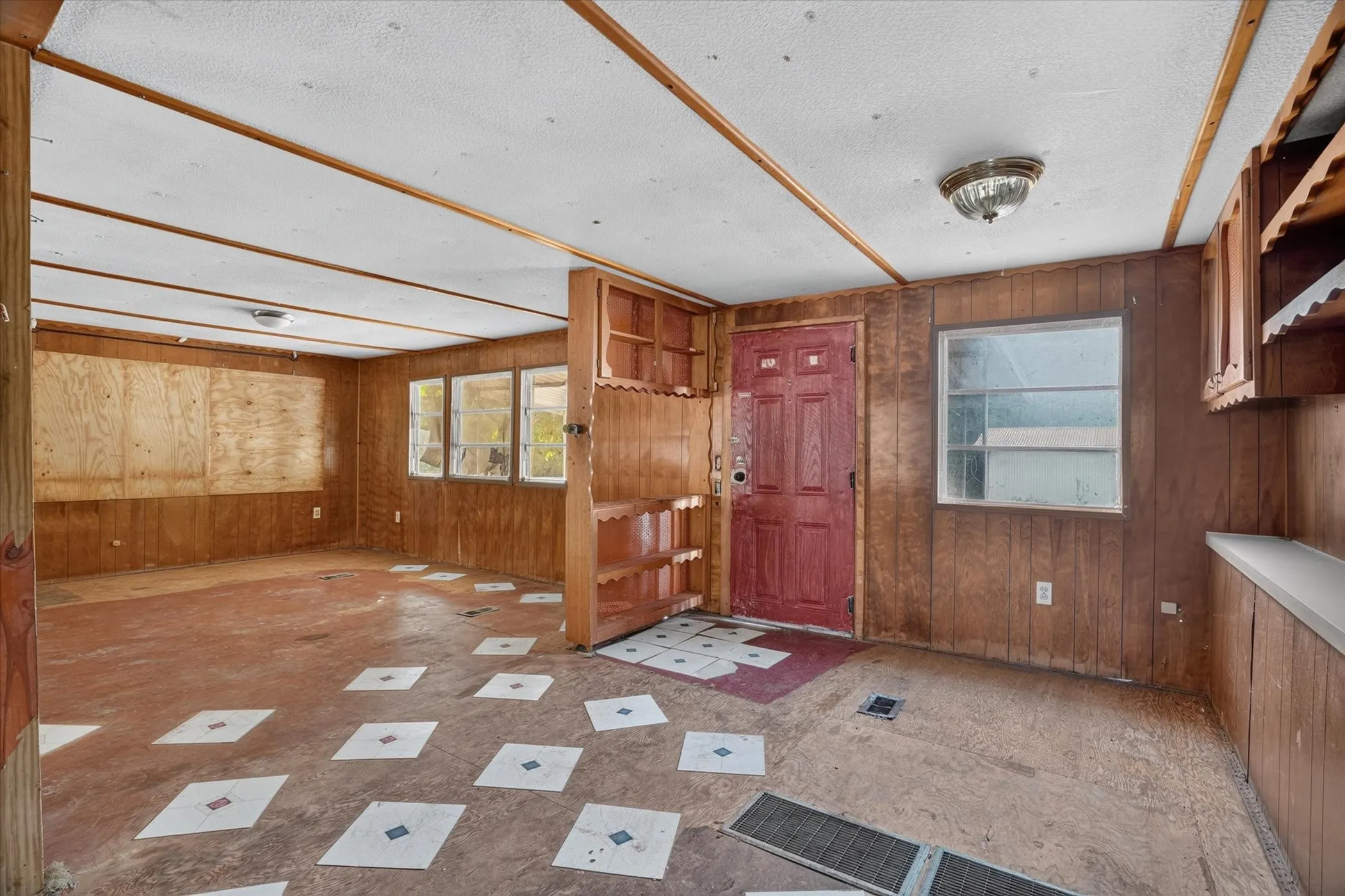 Mobile Home For Sale in Hill County , 161 Arlington Street, Whitney, Texas 76692, 3 Bedroom, 1 Bathroom, Garage spaces, 1,320 Sqft, built in 1968, mls#21380034, Real Estate Agent in Whitney, Homes For Sale in Hill county, Homes For Sale in Whitney, Realtor in Whitney Texas, Real Estate Brokerage Independent Realty Texas, Luminita Cordes Realtor