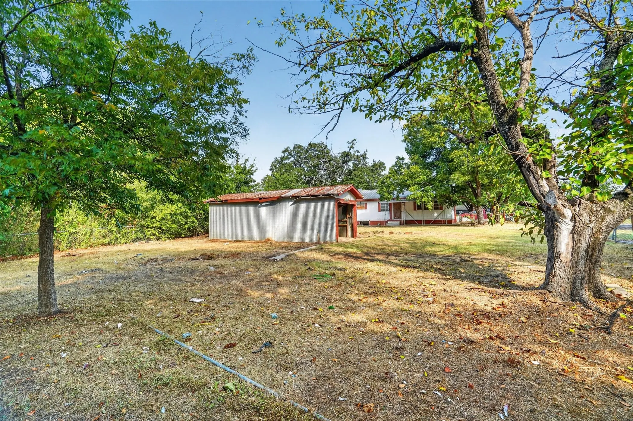 Mobile Home For Sale in Hill County , 161 Arlington Street, Whitney, Texas 76692, 3 Bedroom, 1 Bathroom, Garage spaces, 1,320 Sqft, built in 1968, mls#21380034, Real Estate Agent in Whitney, Homes For Sale in Hill county, Homes For Sale in Whitney, Realtor in Whitney Texas, Real Estate Brokerage Independent Realty Texas, Luminita Cordes Realtor