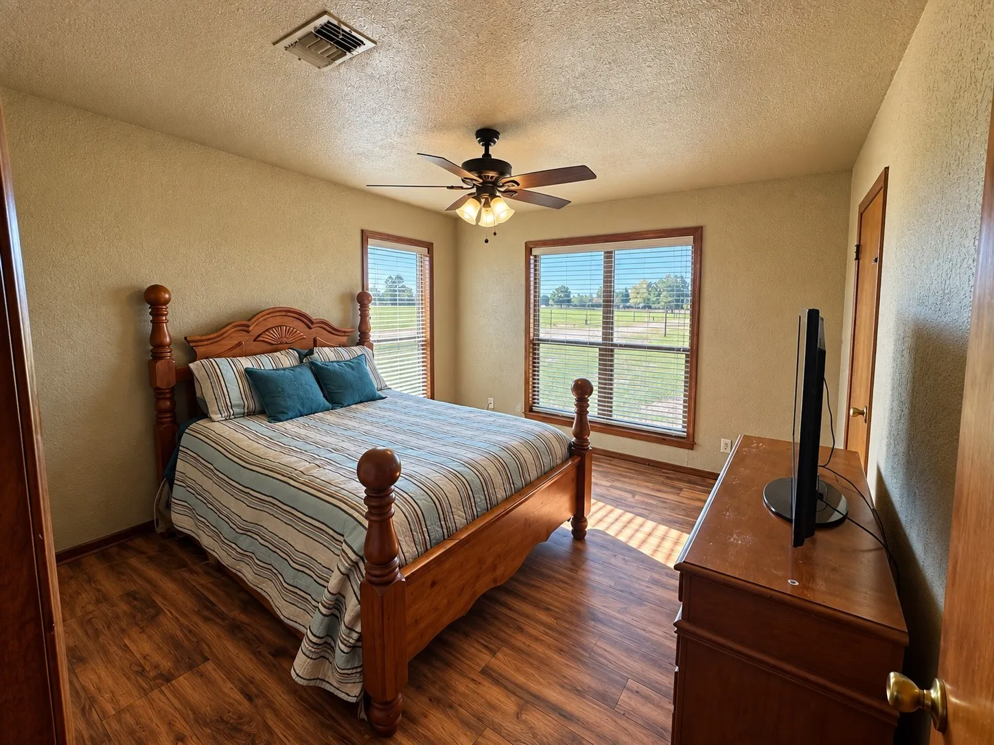 Single Family Residence For Sale in Lamar County , 3840 FM 1499, Paris, Texas 75460, 3 Bedroom, 2 Bathroom, 2 Garage spaces, 1,800 Sqft, built in 0, mls#21380017, Real Estate Agent in Paris, Homes For Sale in Lamar county, Homes For Sale in Paris, Realtor in Paris Texas, Real Estate Brokerage Independent Realty Texas, Luminita Cordes Realtor