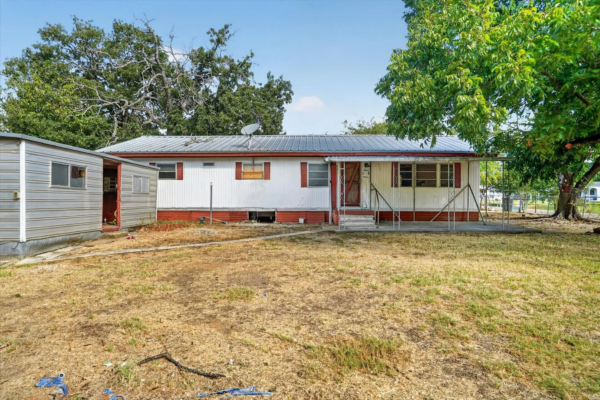 Improved Land For Sale in Hill County , 161 Arlington Avenue, Whitney, Texas 76692, 0, 0, Garage spaces, 0 Sqft, built in 1968, mls#21380303, Real Estate Agent in Whitney, Homes For Sale in Hill county, Homes For Sale in Whitney, Realtor in Whitney Texas, Real Estate Brokerage Independent Realty Texas, Luminita Cordes Realtor