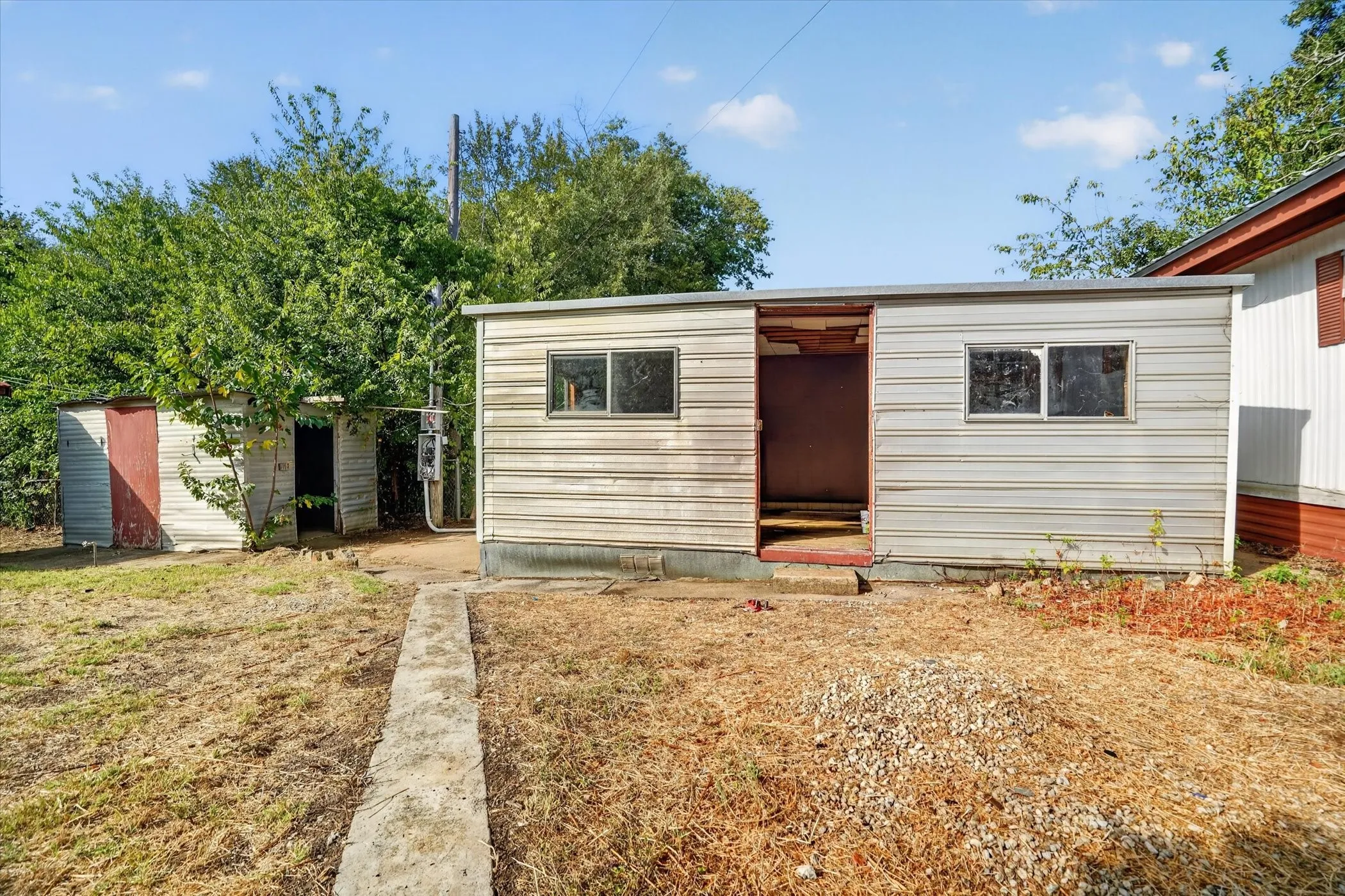Improved Land For Sale in Hill County , 161 Arlington Avenue, Whitney, Texas 76692, 0, 0, Garage spaces, 0 Sqft, built in 1968, mls#21380303, Real Estate Agent in Whitney, Homes For Sale in Hill county, Homes For Sale in Whitney, Realtor in Whitney Texas, Real Estate Brokerage Independent Realty Texas, Luminita Cordes Realtor