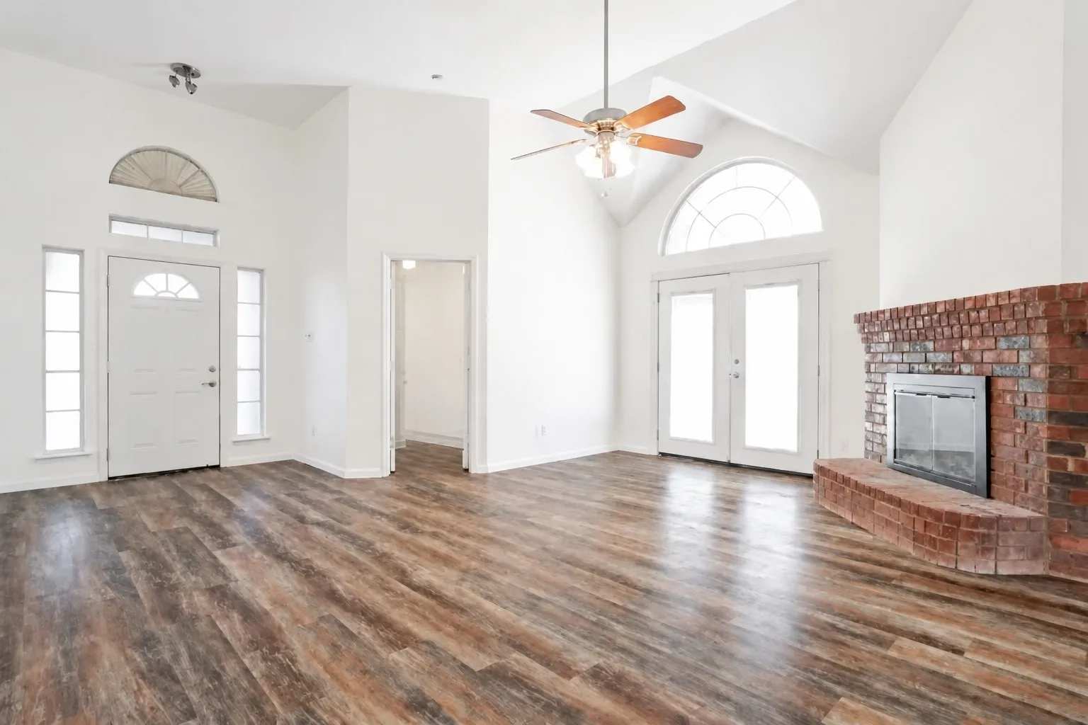 Single Family Residence For Sale in Dallas County , 6618 Bandalia Drive, Rowlett, Texas 75089, 3 Bedroom, 2 Bathroom, 2 Garage spaces, 1,386 Sqft, built in 1992, mls#21380225, Real Estate Agent in Rowlett, Homes For Sale in Dallas county, Homes For Sale in Rowlett, Realtor in Rowlett Texas, Real Estate Brokerage Independent Realty Texas, Luminita Cordes Realtor