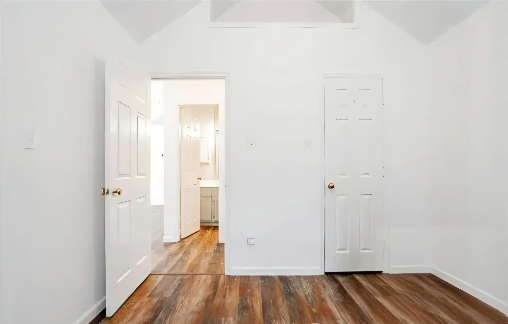 Single Family Residence For Sale in Dallas County , 6618 Bandalia Drive, Rowlett, Texas 75089, 3 Bedroom, 2 Bathroom, 2 Garage spaces, 1,386 Sqft, built in 1992, mls#21380225, Real Estate Agent in Rowlett, Homes For Sale in Dallas county, Homes For Sale in Rowlett, Realtor in Rowlett Texas, Real Estate Brokerage Independent Realty Texas, Luminita Cordes Realtor