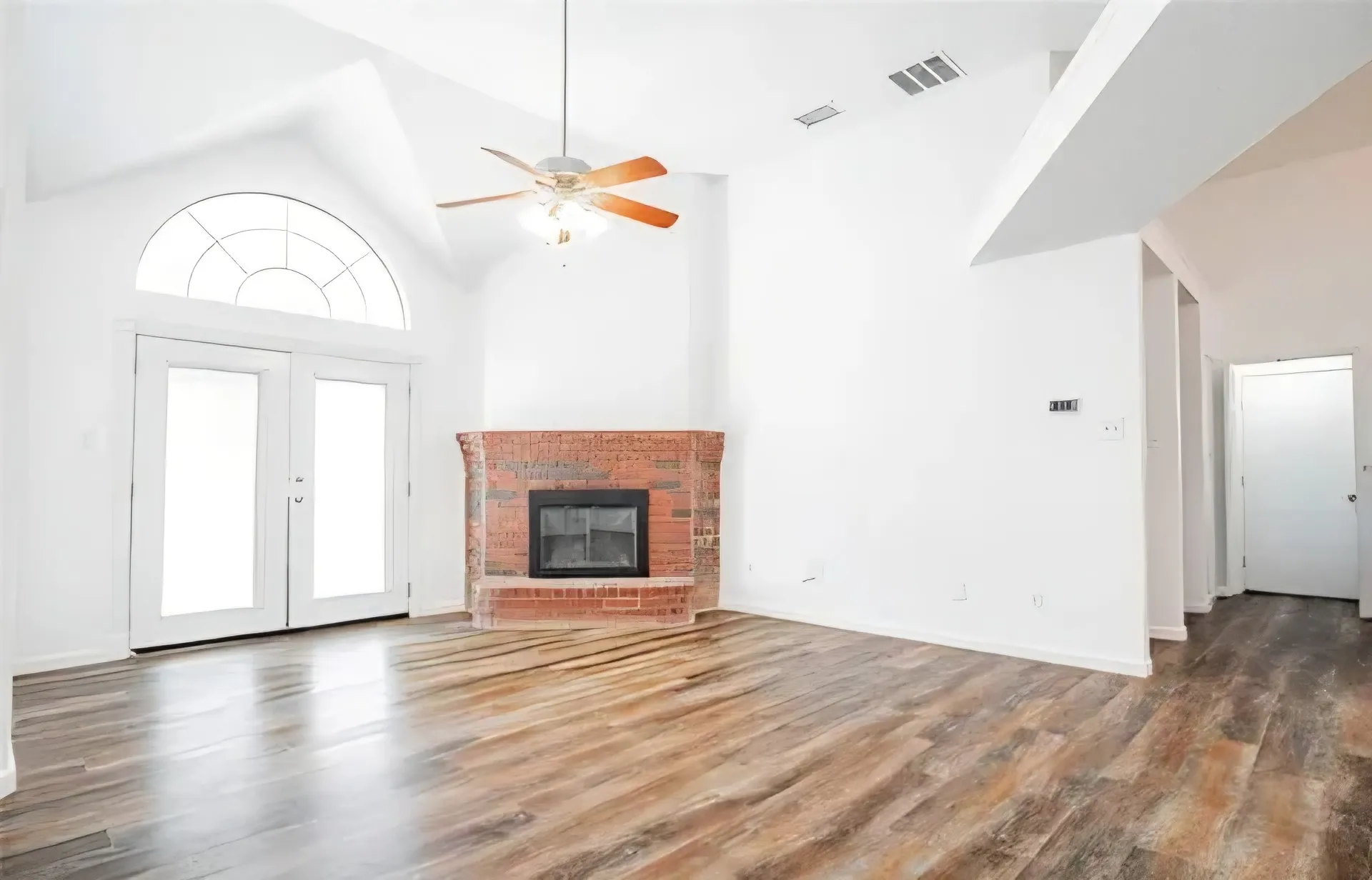 Single Family Residence For Sale in Dallas County , 6618 Bandalia Drive, Rowlett, Texas 75089, 3 Bedroom, 2 Bathroom, 2 Garage spaces, 1,386 Sqft, built in 1992, mls#21380225, Real Estate Agent in Rowlett, Homes For Sale in Dallas county, Homes For Sale in Rowlett, Realtor in Rowlett Texas, Real Estate Brokerage Independent Realty Texas, Luminita Cordes Realtor