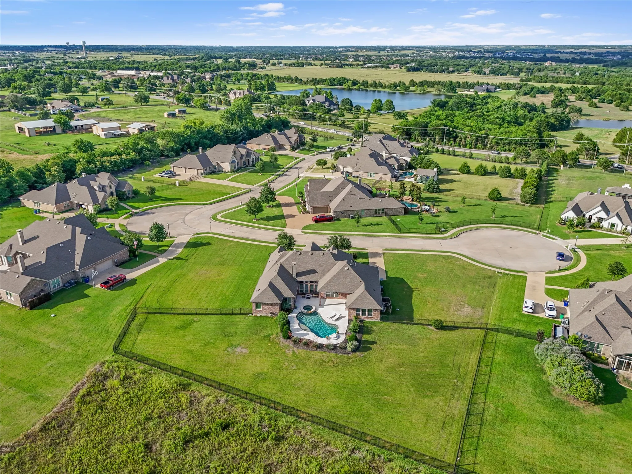 Single Family Residence For Sale in Rockwall County , 800 Yasmin Court, Heath, Texas 75126, 4 Bedroom, 4 Bathroom, 4 Garage spaces, 3,656 Sqft, built in 2015, mls#21380308, Real Estate Agent in Heath, Homes For Sale in Rockwall county, Homes For Sale in Heath, Realtor in Heath Texas, Real Estate Brokerage Independent Realty Texas, Luminita Cordes Realtor