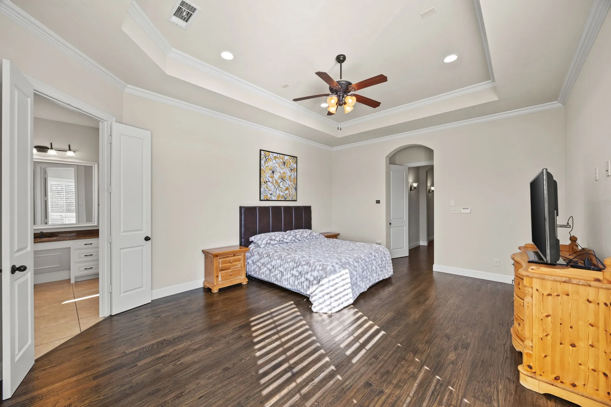 Single Family Residence For Sale in Rockwall County , 800 Yasmin Court, Heath, Texas 75126, 4 Bedroom, 4 Bathroom, 4 Garage spaces, 3,656 Sqft, built in 2015, mls#21380308, Real Estate Agent in Heath, Homes For Sale in Rockwall county, Homes For Sale in Heath, Realtor in Heath Texas, Real Estate Brokerage Independent Realty Texas, Luminita Cordes Realtor