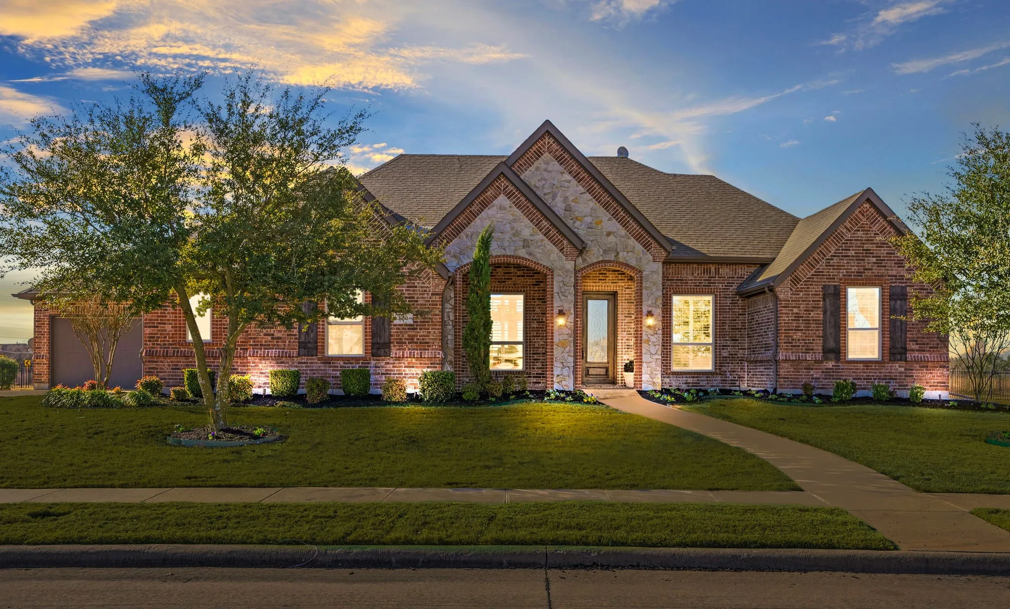 Single Family Residence For Sale in Rockwall County , 800 Yasmin Court, Heath, Texas 75126, 4 Bedroom, 4 Bathroom, 4 Garage spaces, 3,656 Sqft, built in 2015, mls#21380308, Real Estate Agent in Heath, Homes For Sale in Rockwall county, Homes For Sale in Heath, Realtor in Heath Texas, Real Estate Brokerage Independent Realty Texas, Luminita Cordes Realtor