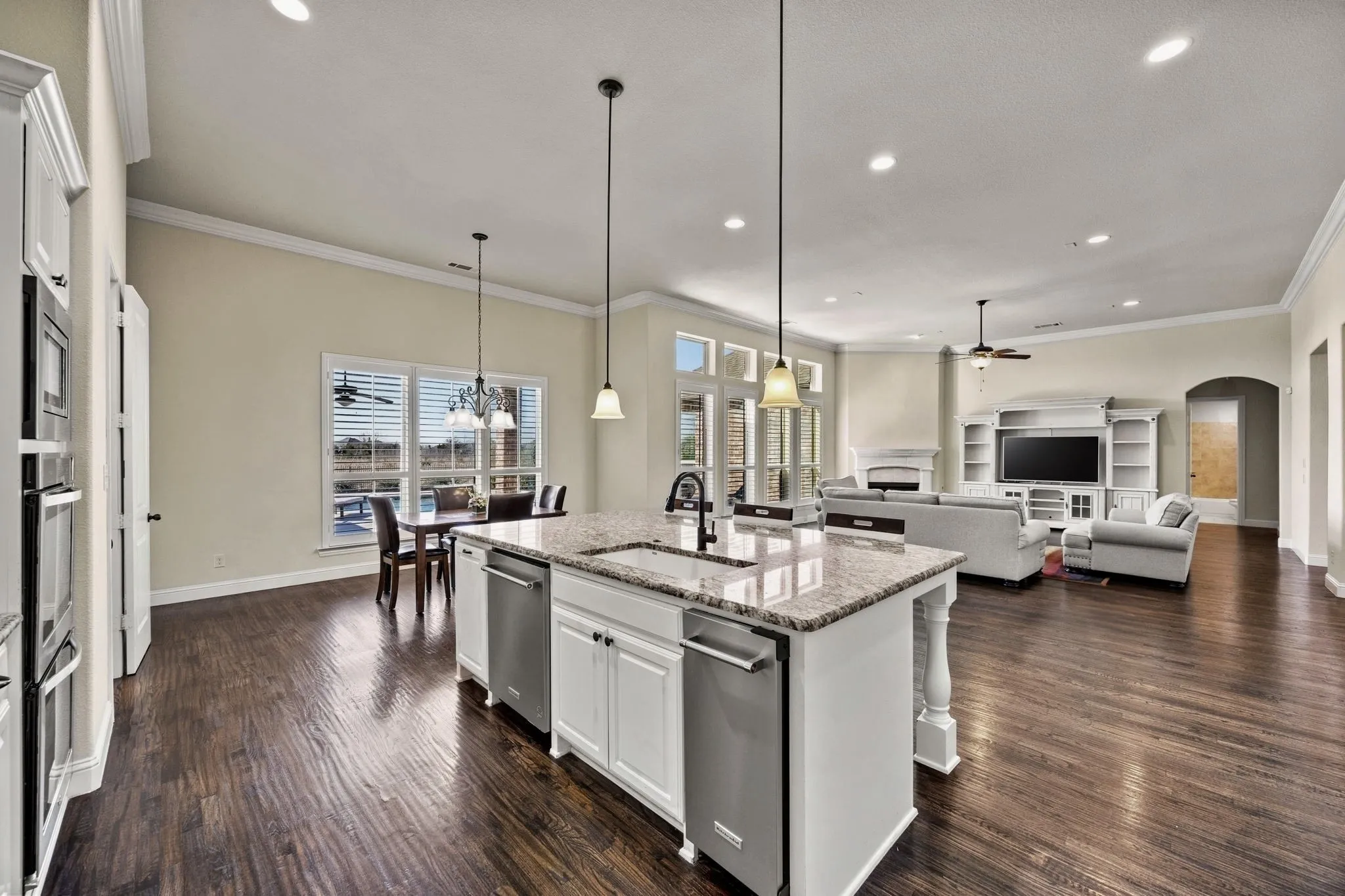 Single Family Residence For Sale in Rockwall County , 800 Yasmin Court, Heath, Texas 75126, 4 Bedroom, 4 Bathroom, 4 Garage spaces, 3,656 Sqft, built in 2015, mls#21380308, Real Estate Agent in Heath, Homes For Sale in Rockwall county, Homes For Sale in Heath, Realtor in Heath Texas, Real Estate Brokerage Independent Realty Texas, Luminita Cordes Realtor