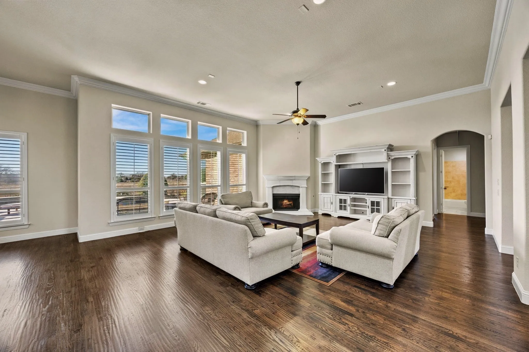 Single Family Residence For Sale in Rockwall County , 800 Yasmin Court, Heath, Texas 75126, 4 Bedroom, 4 Bathroom, 4 Garage spaces, 3,656 Sqft, built in 2015, mls#21380308, Real Estate Agent in Heath, Homes For Sale in Rockwall county, Homes For Sale in Heath, Realtor in Heath Texas, Real Estate Brokerage Independent Realty Texas, Luminita Cordes Realtor