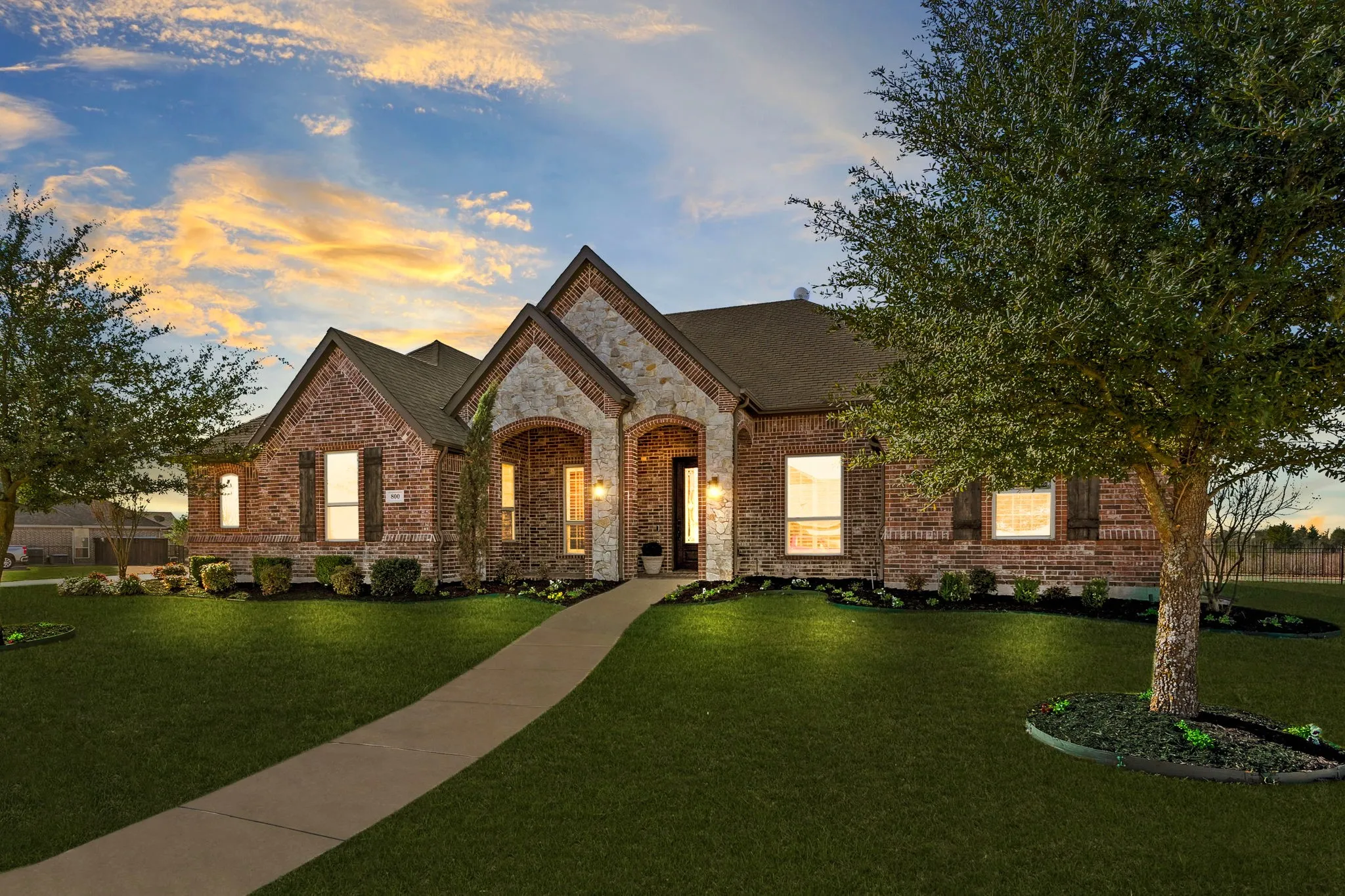 Single Family Residence For Sale in Rockwall County , 800 Yasmin Court, Heath, Texas 75126, 4 Bedroom, 4 Bathroom, 4 Garage spaces, 3,656 Sqft, built in 2015, mls#21380308, Real Estate Agent in Heath, Homes For Sale in Rockwall county, Homes For Sale in Heath, Realtor in Heath Texas, Real Estate Brokerage Independent Realty Texas, Luminita Cordes Realtor