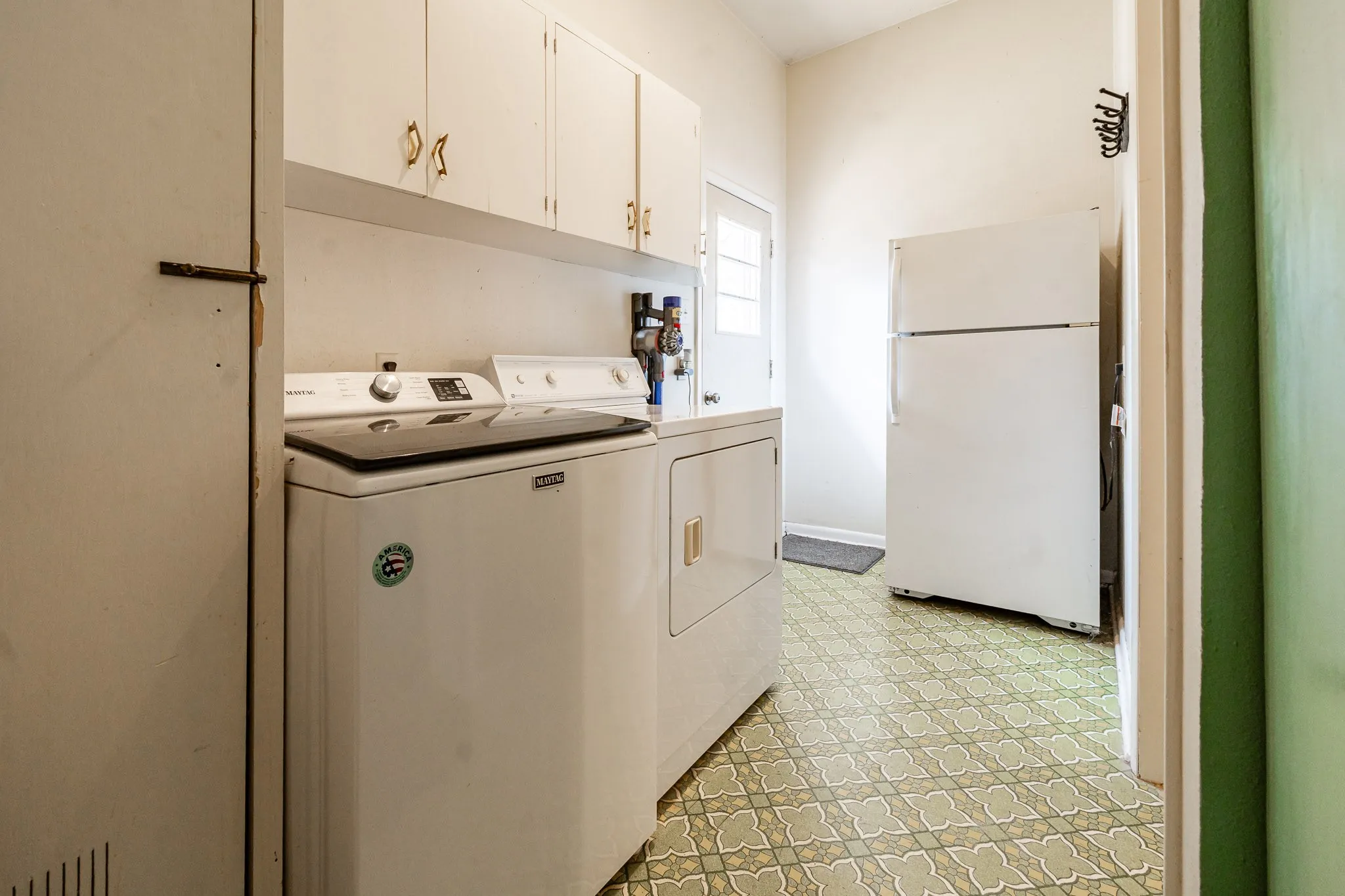 Single Family Residence For Sale in Fisher County , 110 E MCARTHUR, Rotan, Texas 79546, 3 Bedroom, 2 Bathroom, 2 Garage spaces, 3,169 Sqft, built in 1962, mls#21380300, Real Estate Agent in Rotan, Homes For Sale in Fisher county, Homes For Sale in Rotan, Realtor in Rotan Texas, Real Estate Brokerage Independent Realty Texas, Luminita Cordes Realtor