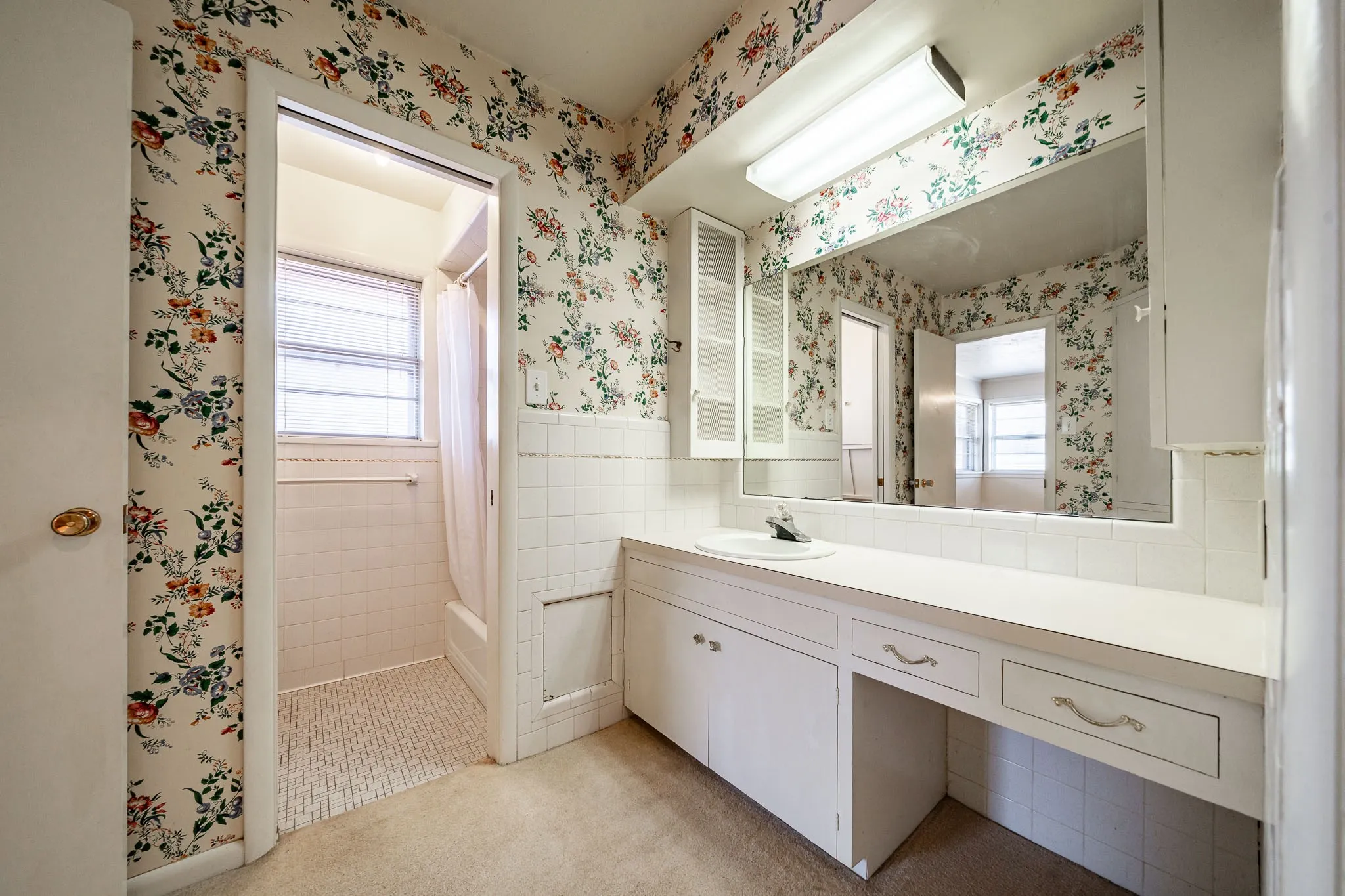 Single Family Residence For Sale in Fisher County , 110 E MCARTHUR, Rotan, Texas 79546, 3 Bedroom, 2 Bathroom, 2 Garage spaces, 3,169 Sqft, built in 1962, mls#21380300, Real Estate Agent in Rotan, Homes For Sale in Fisher county, Homes For Sale in Rotan, Realtor in Rotan Texas, Real Estate Brokerage Independent Realty Texas, Luminita Cordes Realtor