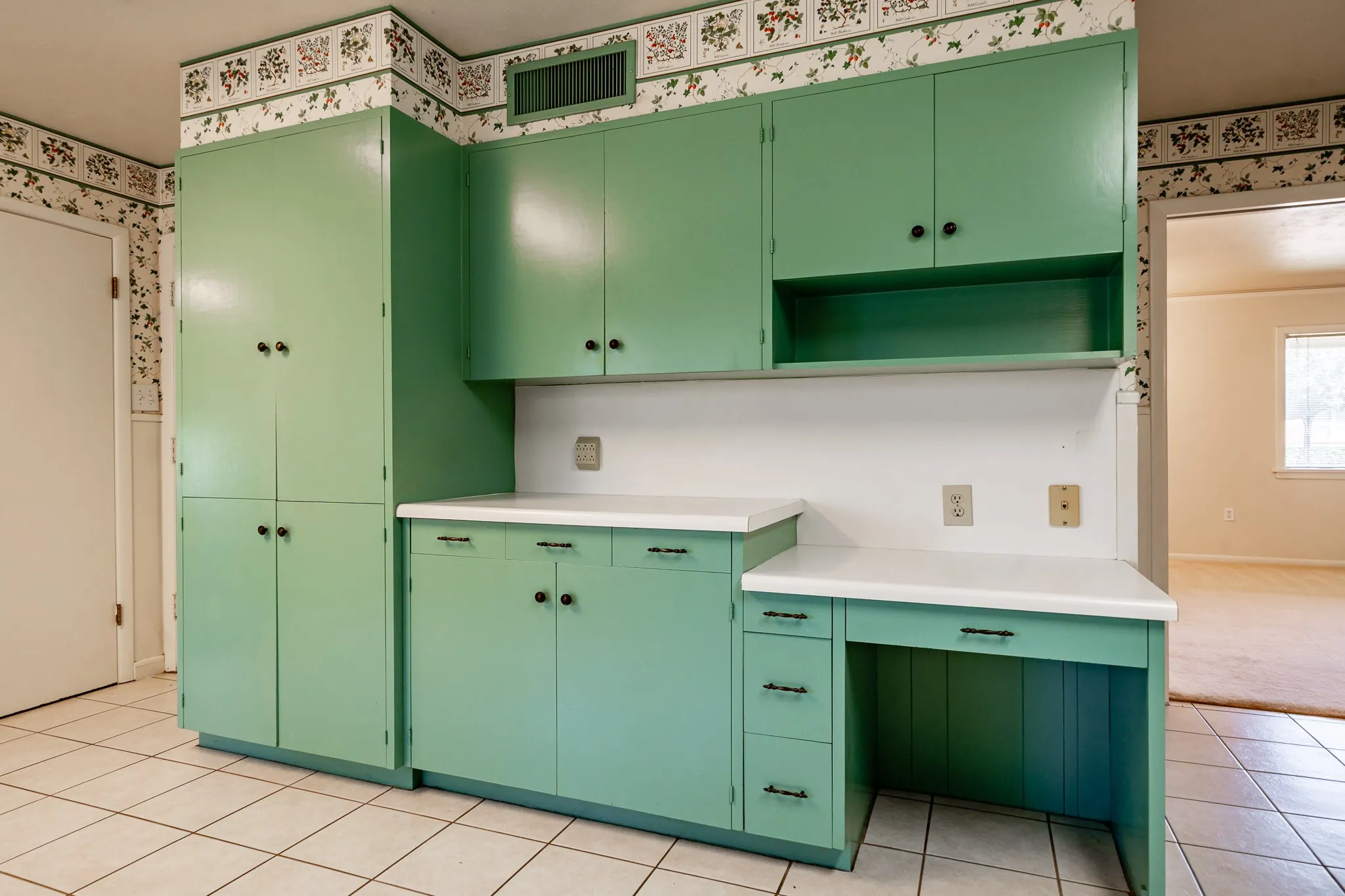 Single Family Residence For Sale in Fisher County , 110 E MCARTHUR, Rotan, Texas 79546, 3 Bedroom, 2 Bathroom, 2 Garage spaces, 3,169 Sqft, built in 1962, mls#21380300, Real Estate Agent in Rotan, Homes For Sale in Fisher county, Homes For Sale in Rotan, Realtor in Rotan Texas, Real Estate Brokerage Independent Realty Texas, Luminita Cordes Realtor