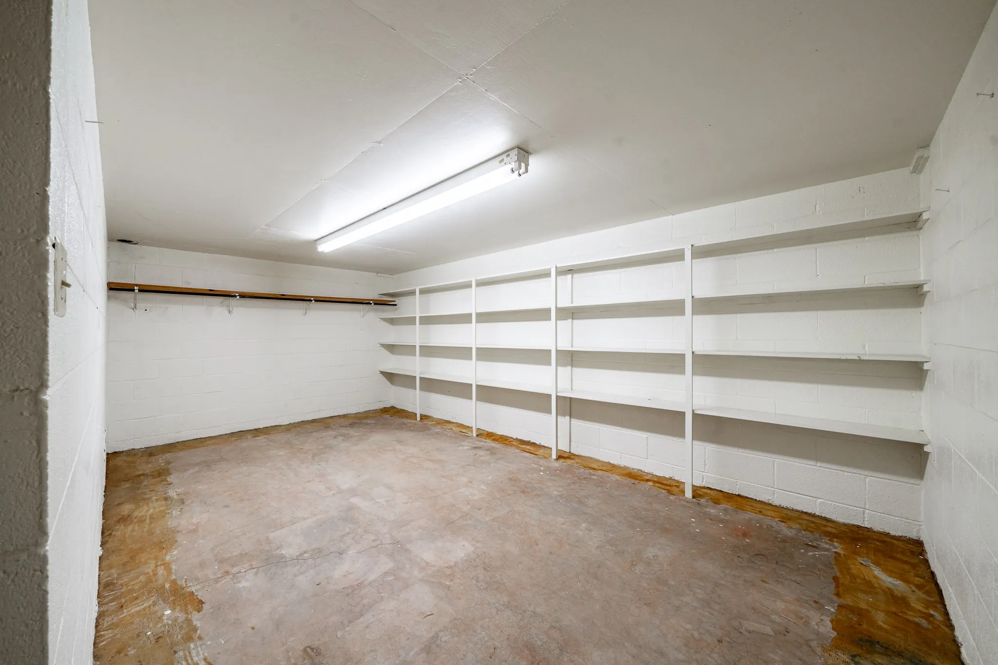 Single Family Residence For Sale in Fisher County , 110 E MCARTHUR, Rotan, Texas 79546, 3 Bedroom, 2 Bathroom, 2 Garage spaces, 3,169 Sqft, built in 1962, mls#21380300, Real Estate Agent in Rotan, Homes For Sale in Fisher county, Homes For Sale in Rotan, Realtor in Rotan Texas, Real Estate Brokerage Independent Realty Texas, Luminita Cordes Realtor