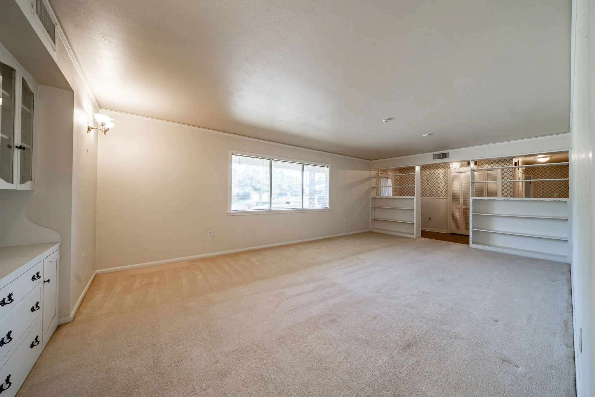 Single Family Residence For Sale in Fisher County , 110 E MCARTHUR, Rotan, Texas 79546, 3 Bedroom, 2 Bathroom, 2 Garage spaces, 3,169 Sqft, built in 1962, mls#21380300, Real Estate Agent in Rotan, Homes For Sale in Fisher county, Homes For Sale in Rotan, Realtor in Rotan Texas, Real Estate Brokerage Independent Realty Texas, Luminita Cordes Realtor