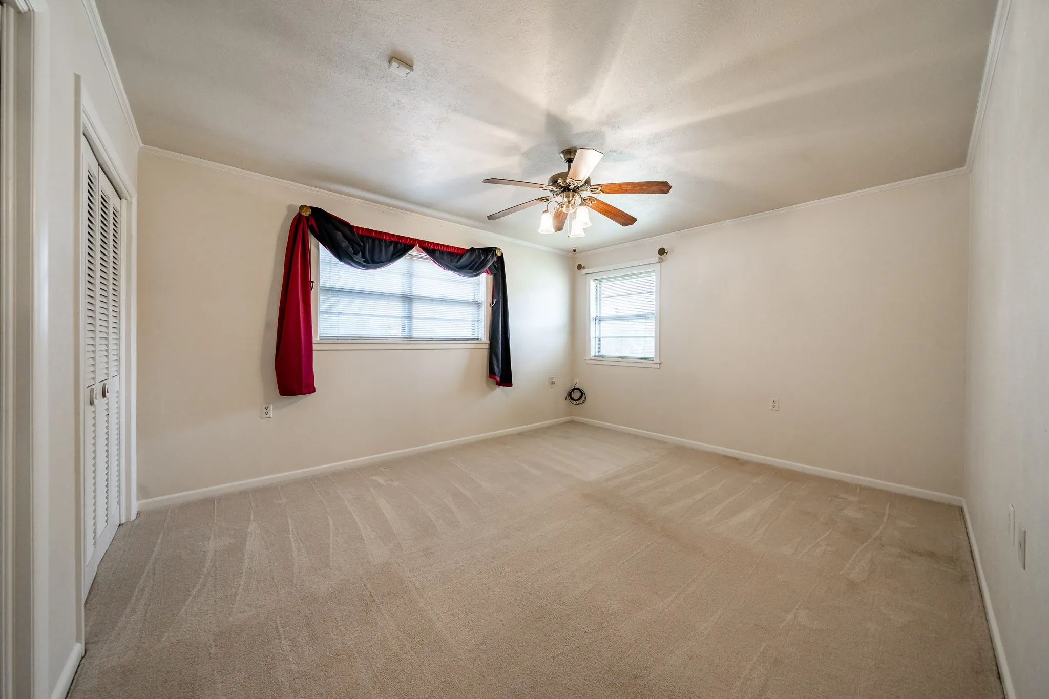 Single Family Residence For Sale in Fisher County , 110 E MCARTHUR, Rotan, Texas 79546, 3 Bedroom, 2 Bathroom, 2 Garage spaces, 3,169 Sqft, built in 1962, mls#21380300, Real Estate Agent in Rotan, Homes For Sale in Fisher county, Homes For Sale in Rotan, Realtor in Rotan Texas, Real Estate Brokerage Independent Realty Texas, Luminita Cordes Realtor