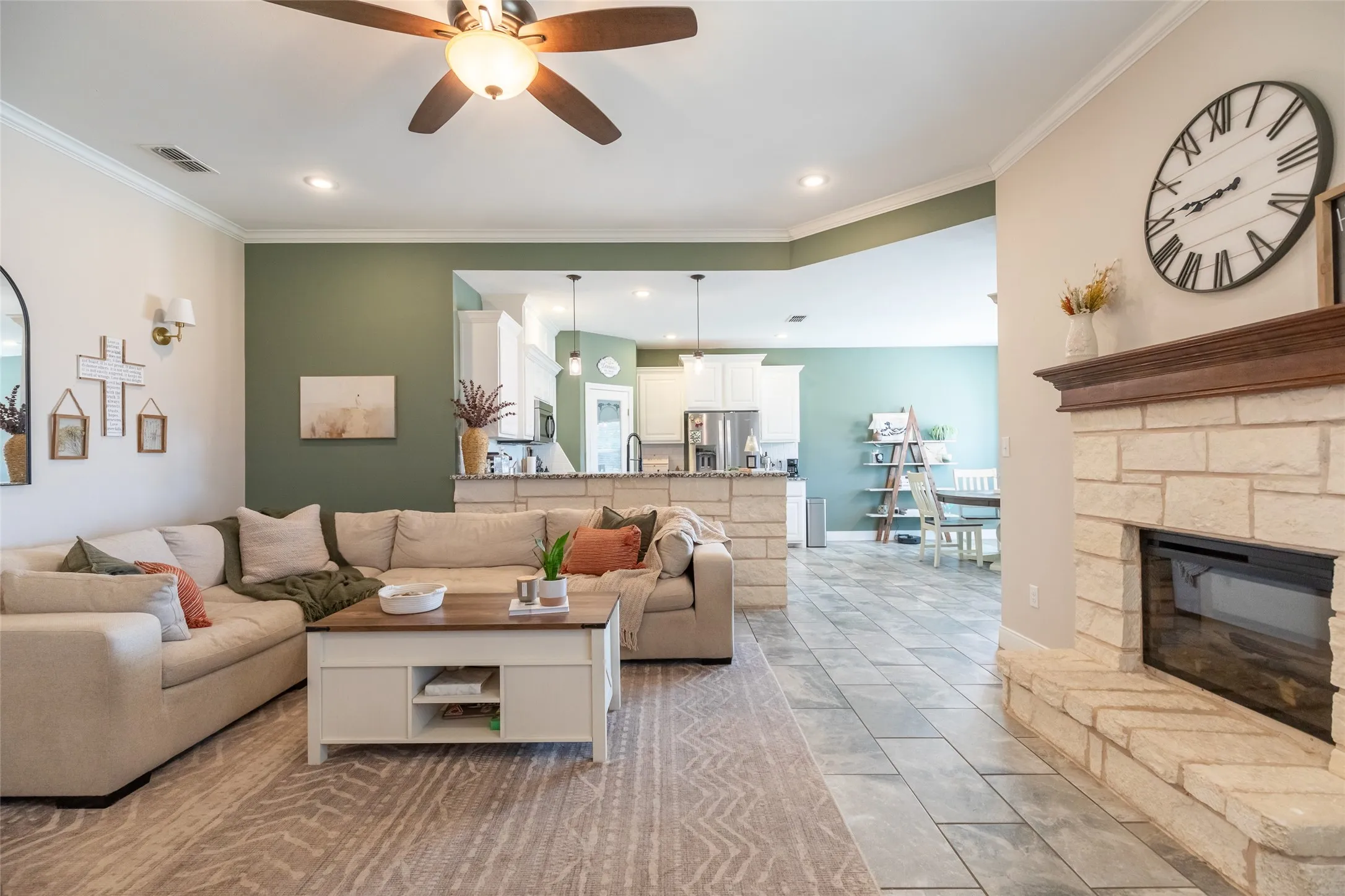 Single Family Residence For Sale in Taylor County , 253 Hog Eye Road, Abilene, Texas 79602, 3 Bedroom, 2 Bathroom, 2 Garage spaces, 1,828 Sqft, built in 2017, mls#21378886, Real Estate Agent in Abilene, Homes For Sale in Taylor county, Homes For Sale in Abilene, Realtor in Abilene Texas, Real Estate Brokerage Independent Realty Texas, Luminita Cordes Realtor