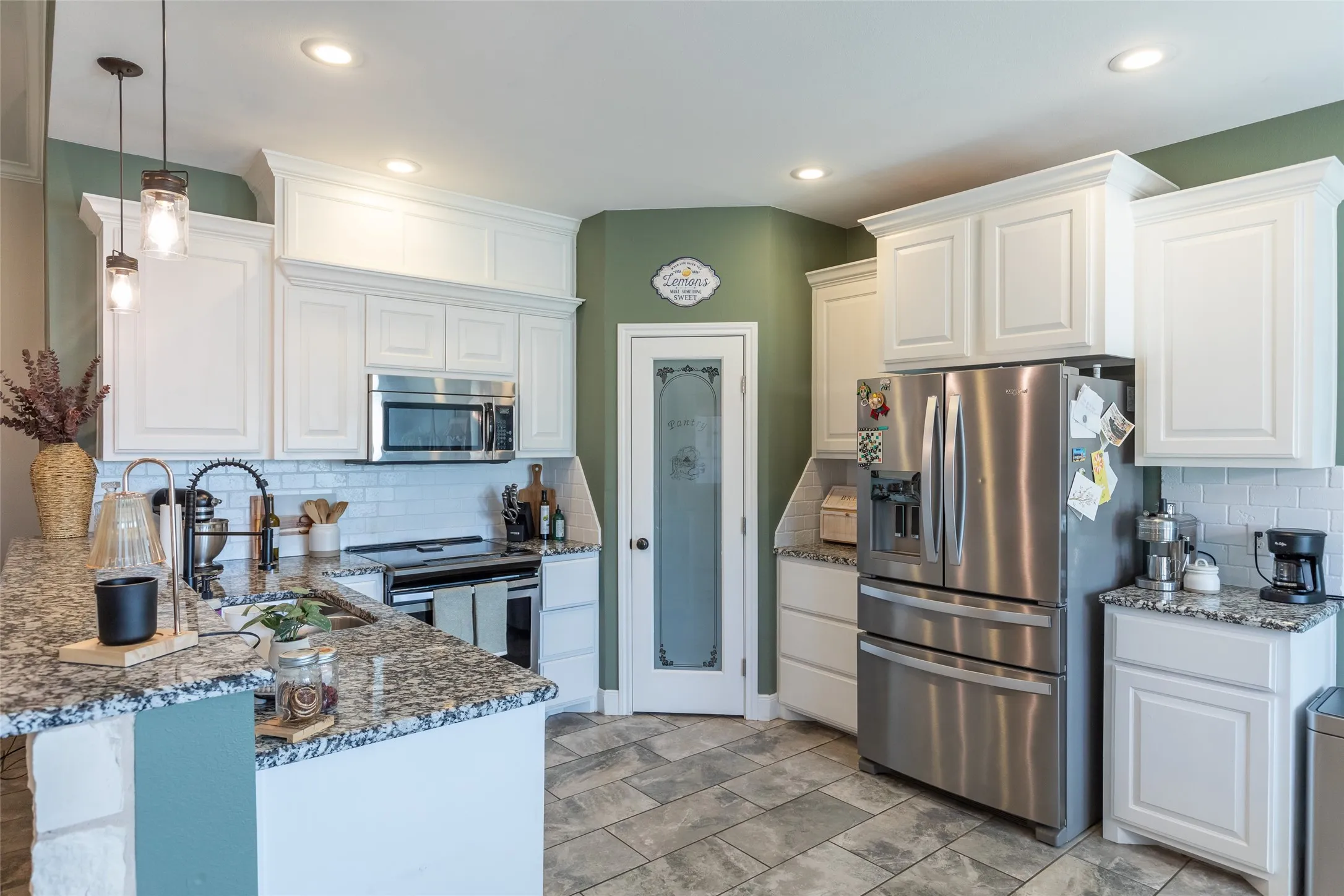 Single Family Residence For Sale in Taylor County , 253 Hog Eye Road, Abilene, Texas 79602, 3 Bedroom, 2 Bathroom, 2 Garage spaces, 1,828 Sqft, built in 2017, mls#21378886, Real Estate Agent in Abilene, Homes For Sale in Taylor county, Homes For Sale in Abilene, Realtor in Abilene Texas, Real Estate Brokerage Independent Realty Texas, Luminita Cordes Realtor
