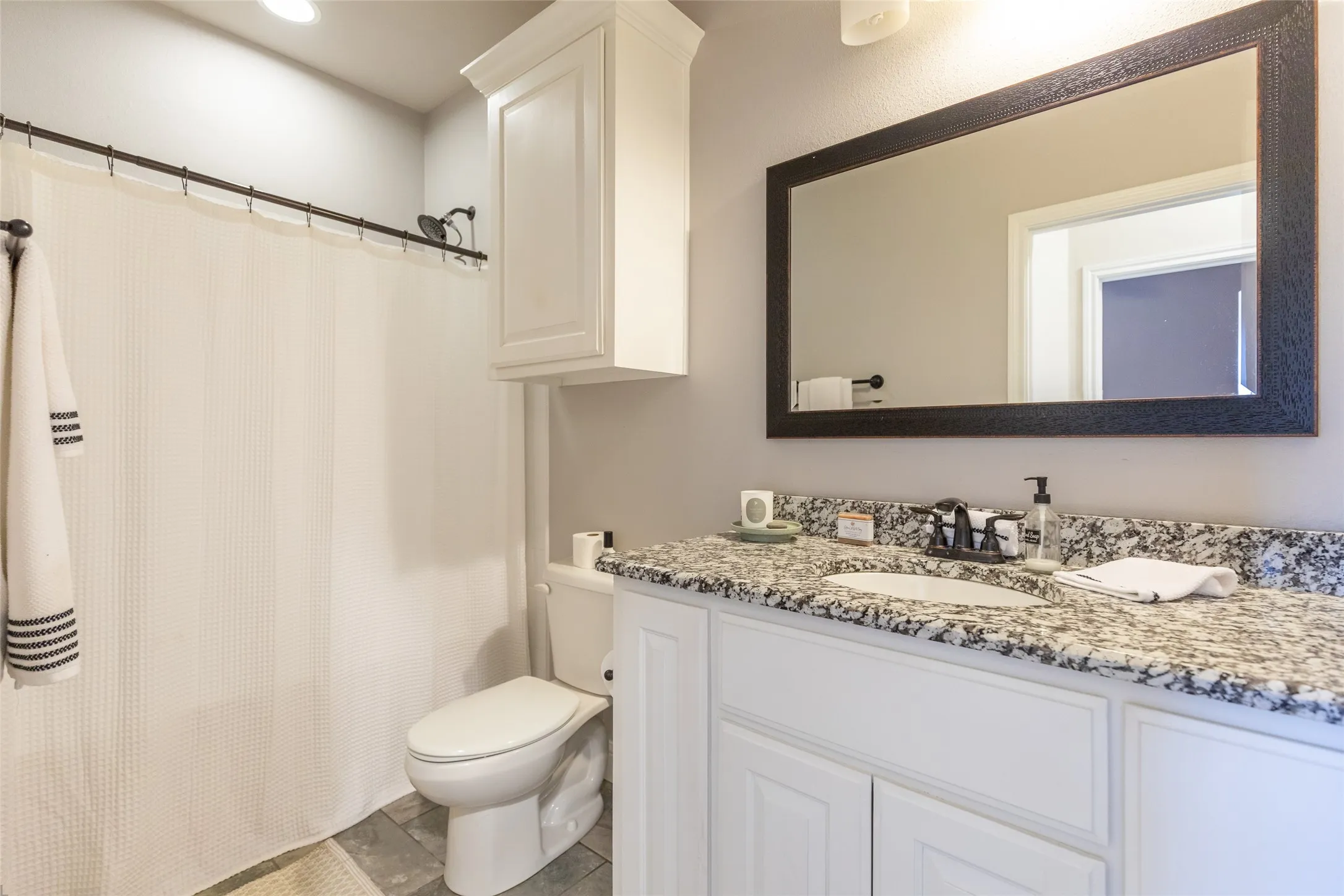 Single Family Residence For Sale in Taylor County , 253 Hog Eye Road, Abilene, Texas 79602, 3 Bedroom, 2 Bathroom, 2 Garage spaces, 1,828 Sqft, built in 2017, mls#21378886, Real Estate Agent in Abilene, Homes For Sale in Taylor county, Homes For Sale in Abilene, Realtor in Abilene Texas, Real Estate Brokerage Independent Realty Texas, Luminita Cordes Realtor