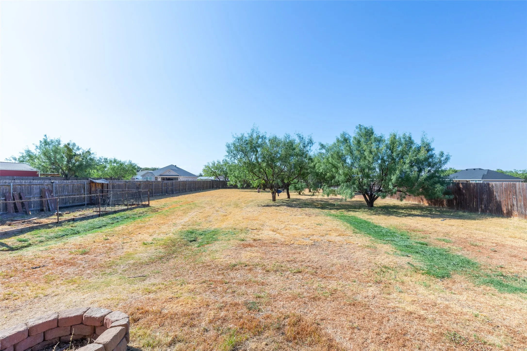 Single Family Residence For Sale in Taylor County , 253 Hog Eye Road, Abilene, Texas 79602, 3 Bedroom, 2 Bathroom, 2 Garage spaces, 1,828 Sqft, built in 2017, mls#21378886, Real Estate Agent in Abilene, Homes For Sale in Taylor county, Homes For Sale in Abilene, Realtor in Abilene Texas, Real Estate Brokerage Independent Realty Texas, Luminita Cordes Realtor