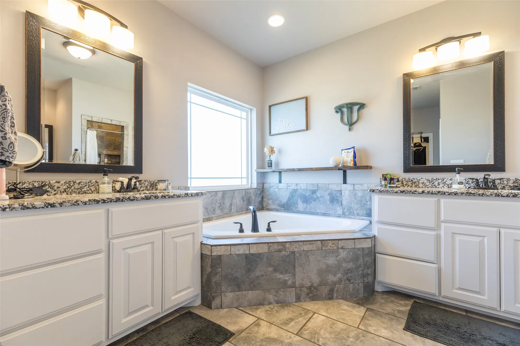 Single Family Residence For Sale in Taylor County , 253 Hog Eye Road, Abilene, Texas 79602, 3 Bedroom, 2 Bathroom, 2 Garage spaces, 1,828 Sqft, built in 2017, mls#21378886, Real Estate Agent in Abilene, Homes For Sale in Taylor county, Homes For Sale in Abilene, Realtor in Abilene Texas, Real Estate Brokerage Independent Realty Texas, Luminita Cordes Realtor