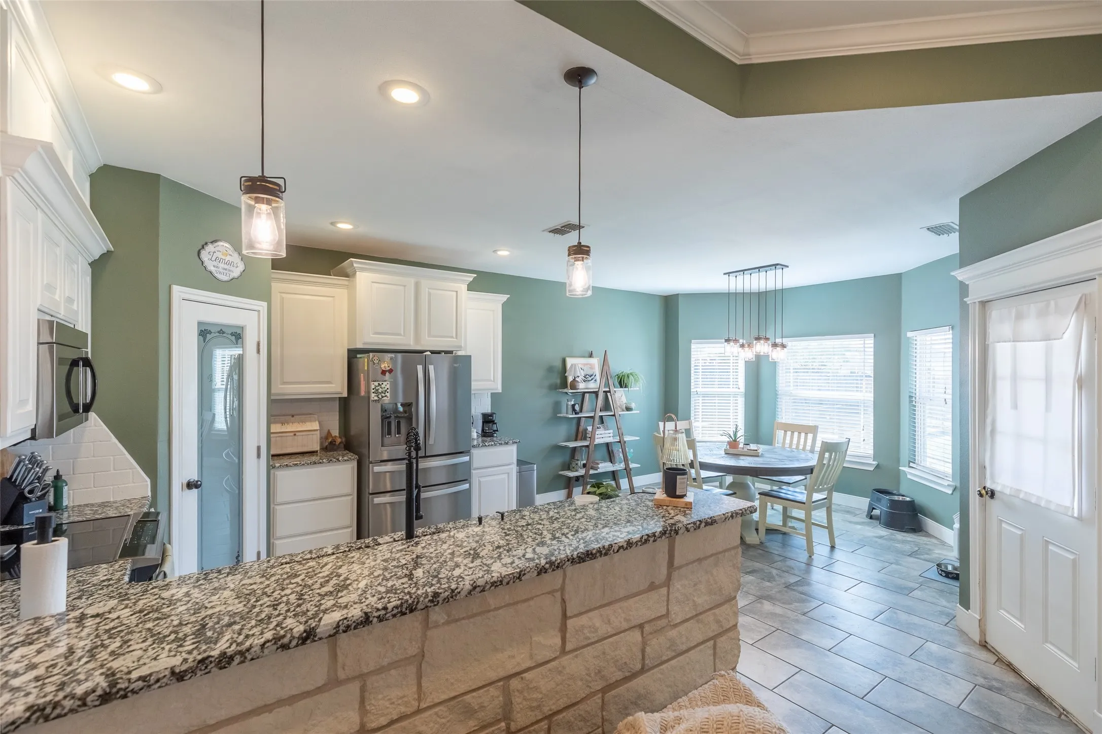 Single Family Residence For Sale in Taylor County , 253 Hog Eye Road, Abilene, Texas 79602, 3 Bedroom, 2 Bathroom, 2 Garage spaces, 1,828 Sqft, built in 2017, mls#21378886, Real Estate Agent in Abilene, Homes For Sale in Taylor county, Homes For Sale in Abilene, Realtor in Abilene Texas, Real Estate Brokerage Independent Realty Texas, Luminita Cordes Realtor