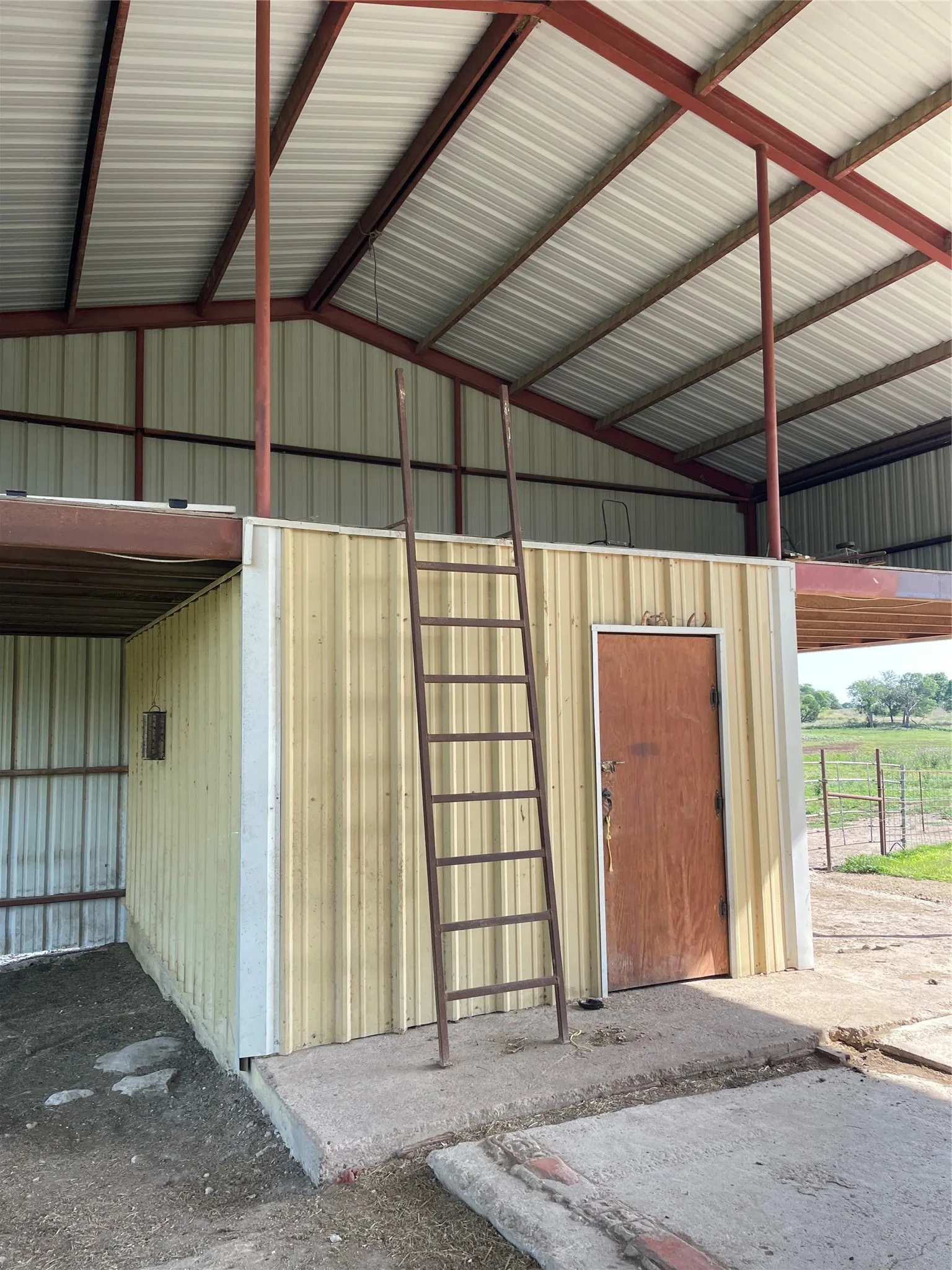 Single Family Residence For Rent in Parker County , 300 Rt Lane, Weatherford, Texas 76085, 3 Bedroom, 2 Bathroom, Garage spaces, 1,701 Sqft, built in 1969, mls#21380313, Real Estate Agent in Weatherford, Homes For Rent in Parker county, Homes For Rent in Weatherford, Realtor in Weatherford Texas, Real Estate Brokerage Independent Realty Texas, Luminita Cordes Realtor