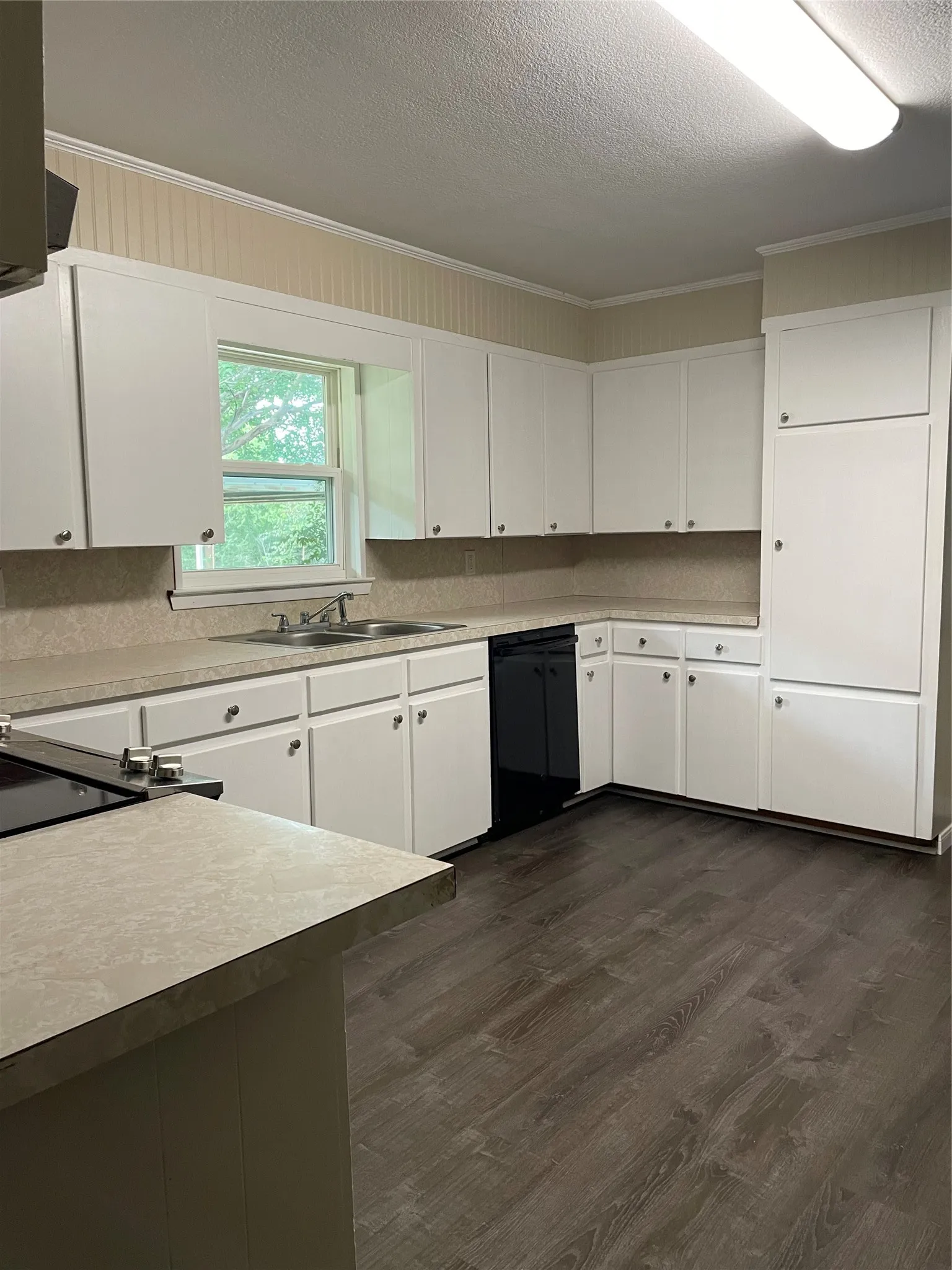 Single Family Residence For Rent in Parker County , 300 Rt Lane, Weatherford, Texas 76085, 3 Bedroom, 2 Bathroom, Garage spaces, 1,701 Sqft, built in 1969, mls#21380313, Real Estate Agent in Weatherford, Homes For Rent in Parker county, Homes For Rent in Weatherford, Realtor in Weatherford Texas, Real Estate Brokerage Independent Realty Texas, Luminita Cordes Realtor