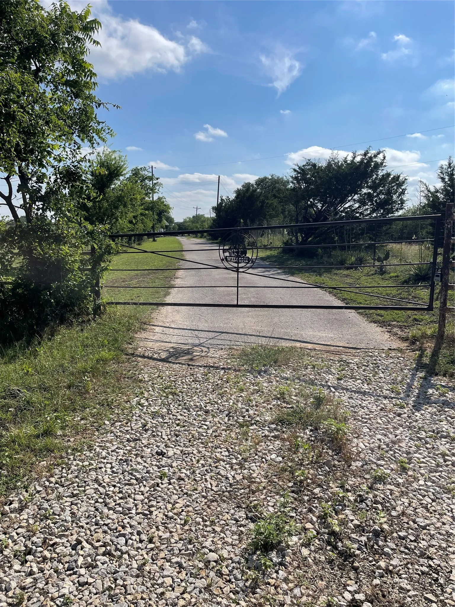 Single Family Residence For Rent in Parker County , 300 Rt Lane, Weatherford, Texas 76085, 3 Bedroom, 2 Bathroom, Garage spaces, 1,701 Sqft, built in 1969, mls#21380313, Real Estate Agent in Weatherford, Homes For Rent in Parker county, Homes For Rent in Weatherford, Realtor in Weatherford Texas, Real Estate Brokerage Independent Realty Texas, Luminita Cordes Realtor
